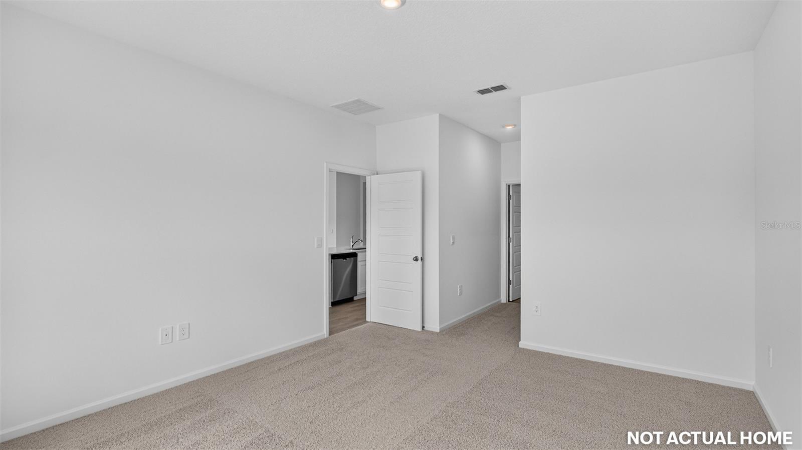 Single Family Residence at 139 MARY ALICE DR, HASTINGS, photo 14 of 31