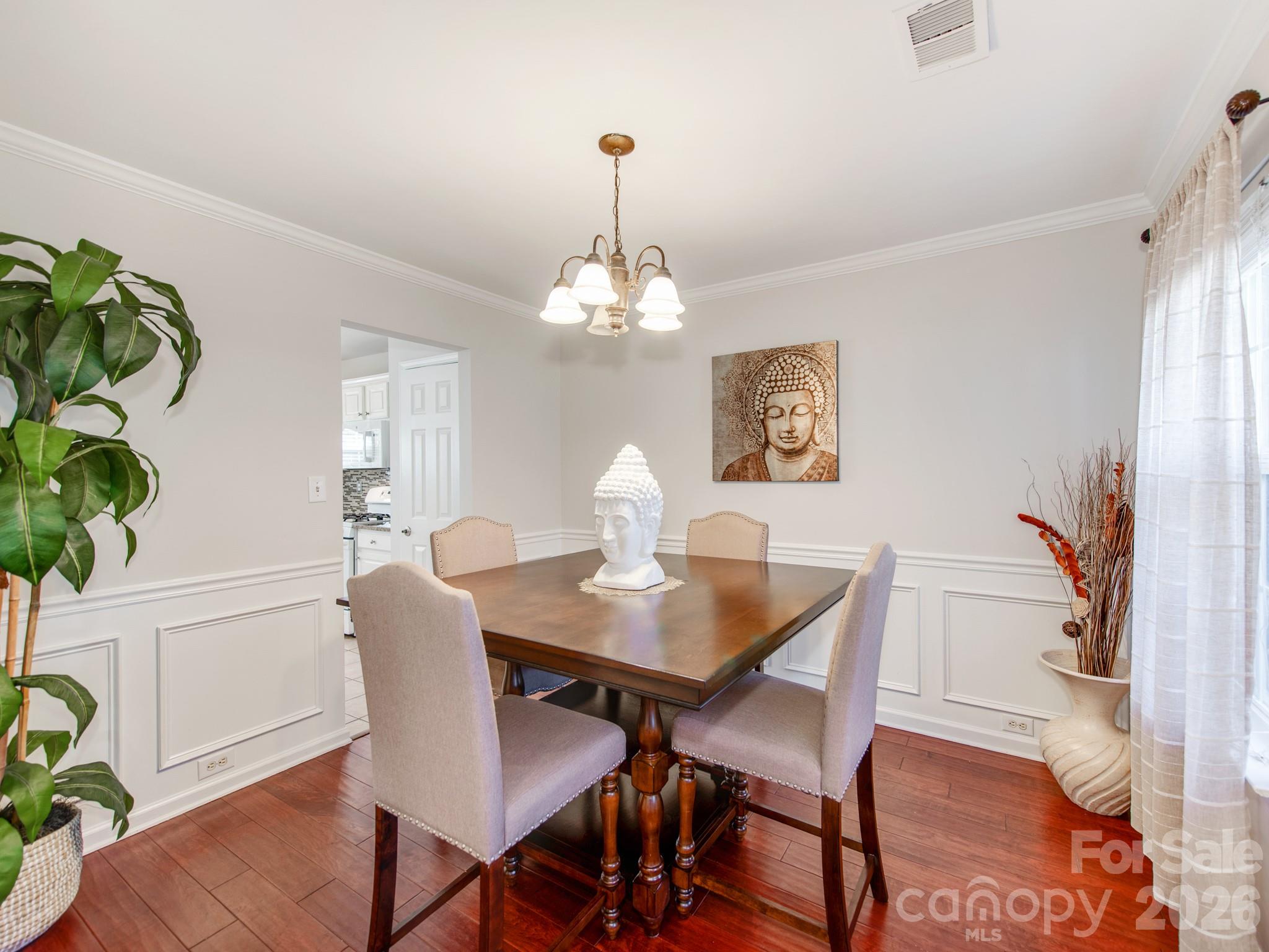 Single Family Residence at 7707 Nicolette Court, Charlotte, photo 5 of 23