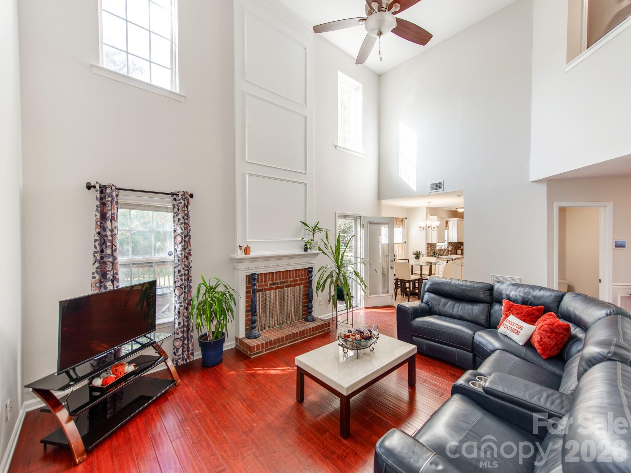 Single Family Residence at 7707 Nicolette Court, Charlotte, photo 7 of 23