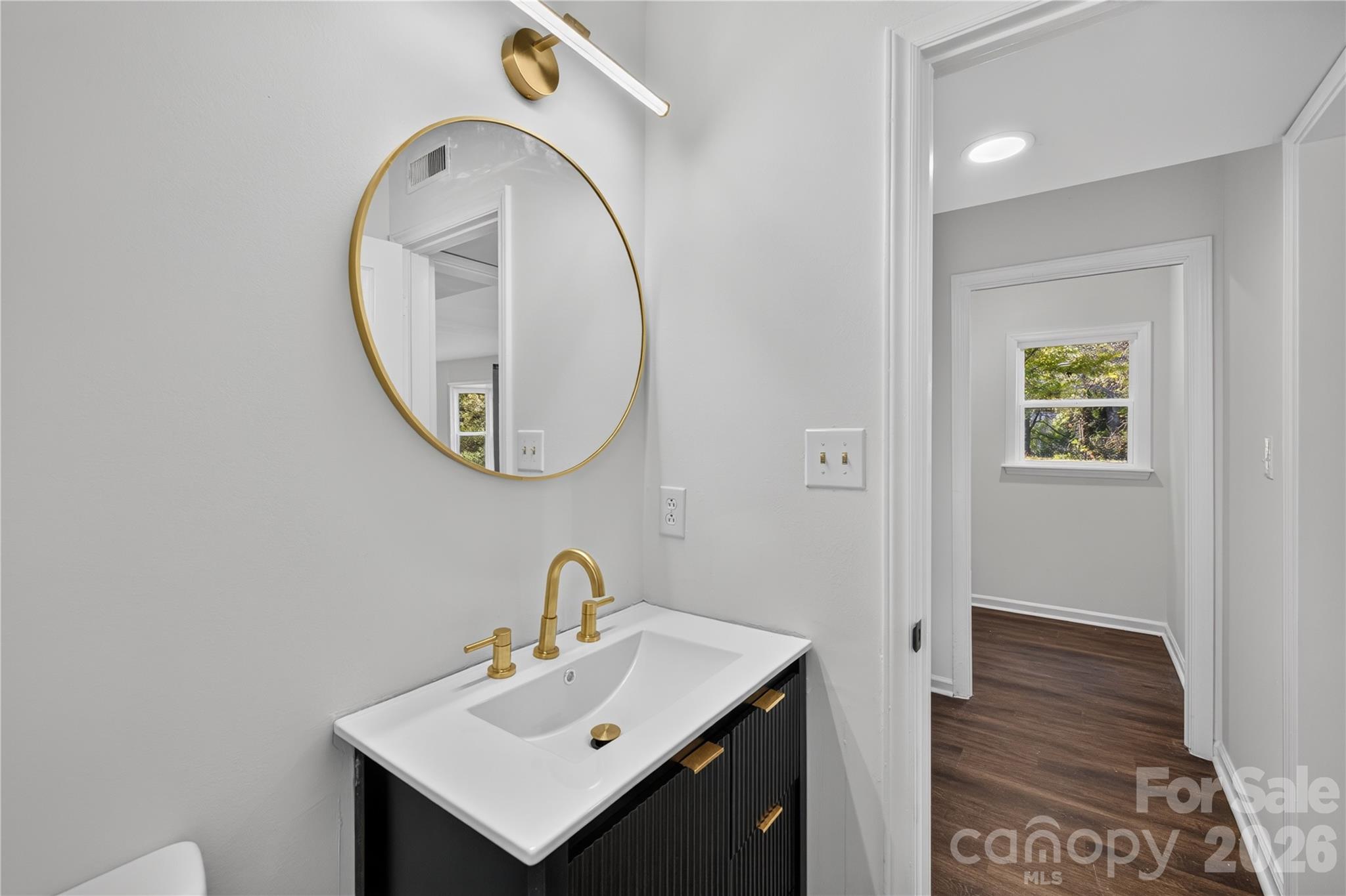 Single Family Residence at 12108 Parks Farm Lane, Charlotte, photo 7 of 27