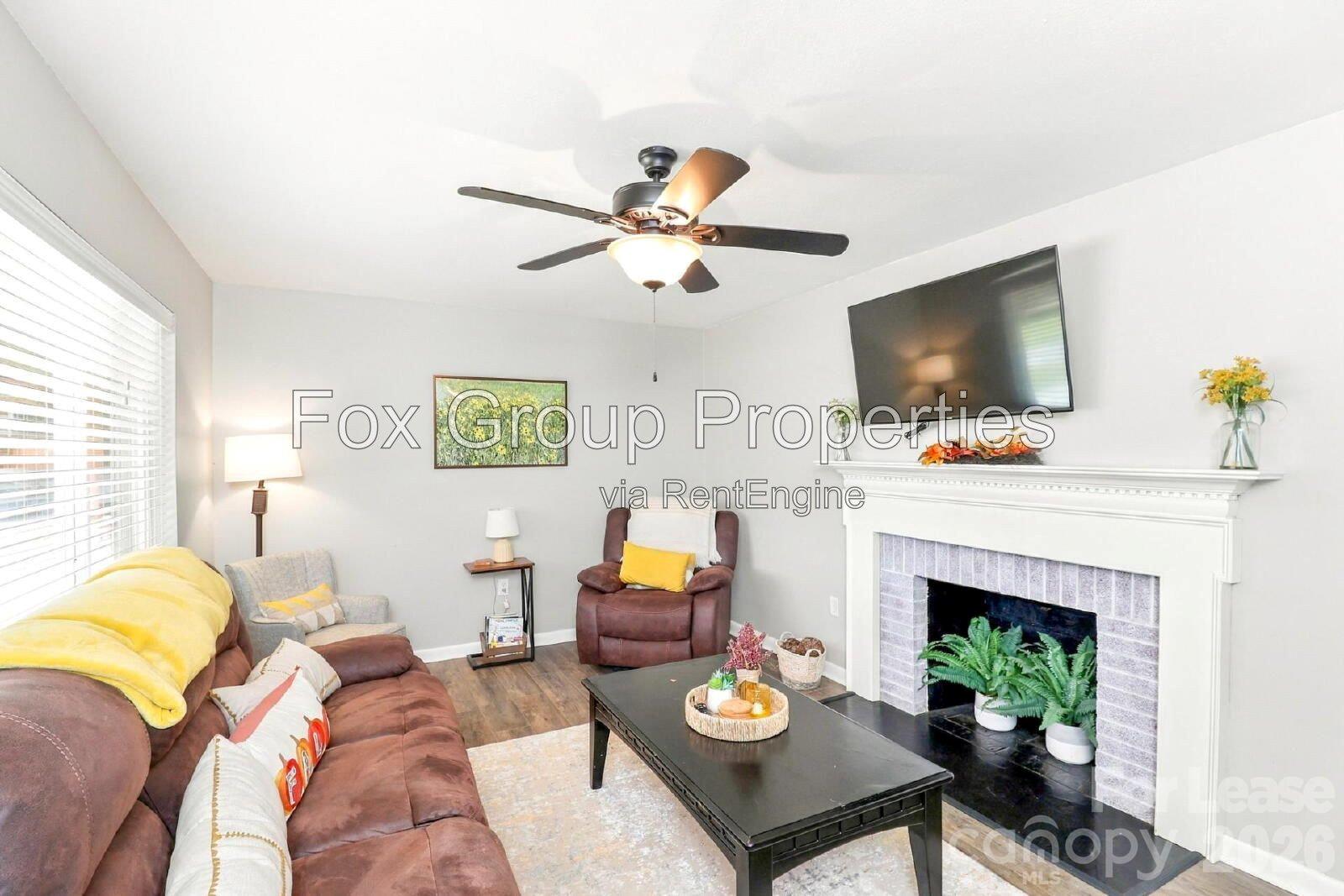 Single Family Residence at 824 Kerley Court, Statesville, photo 6 of 17