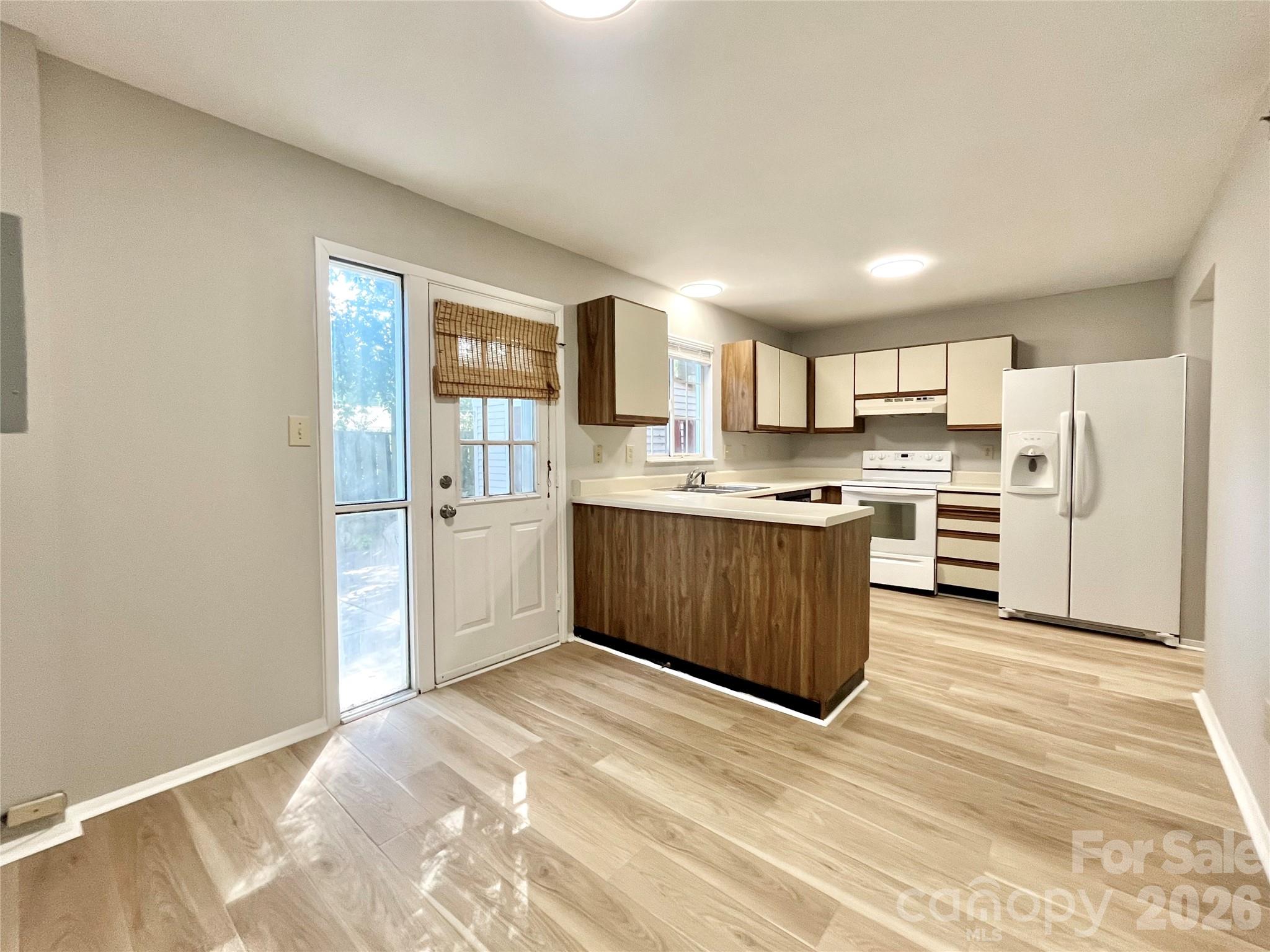 Townhouse at 8234 Knights Bridge Road, Charlotte, photo 7 of 16
