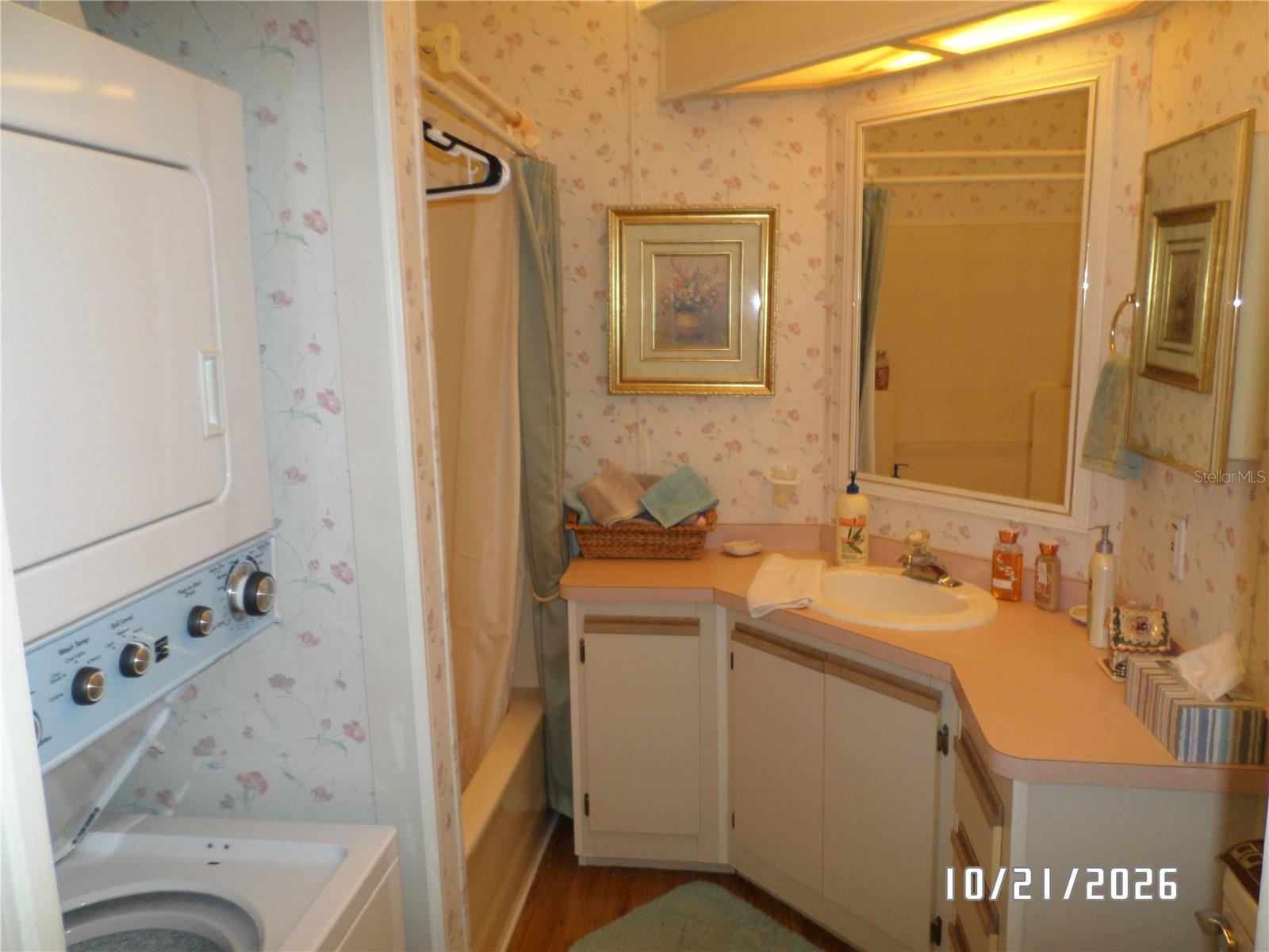 2nd bathroom with washer/dryer. Tub/shower and corner vanity - 68 PALAMINO PATH, RIVER RANCH