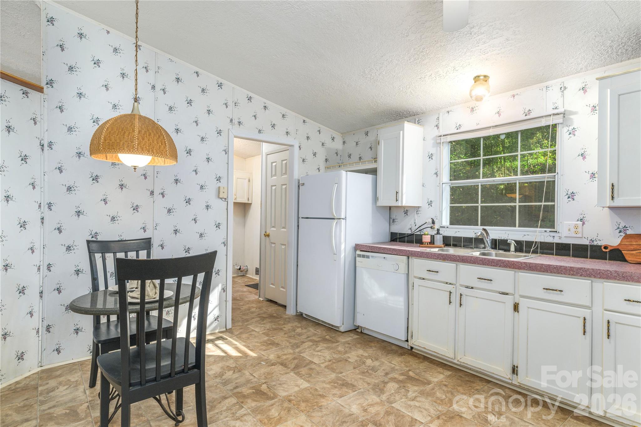 Single Family Residence at 106 Nunnehi Trail, Waynesville, photo 13 of 23