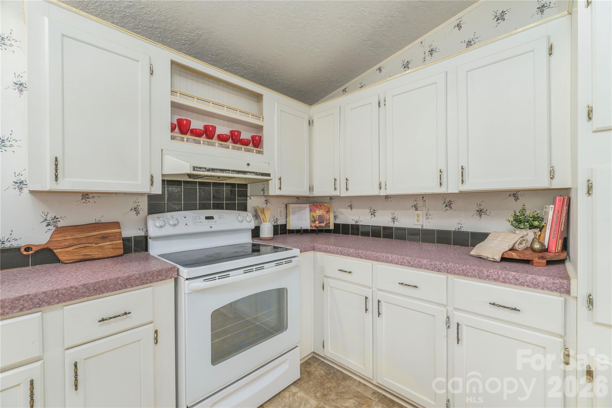 Single Family Residence at 106 Nunnehi Trail, Waynesville, photo 15 of 23