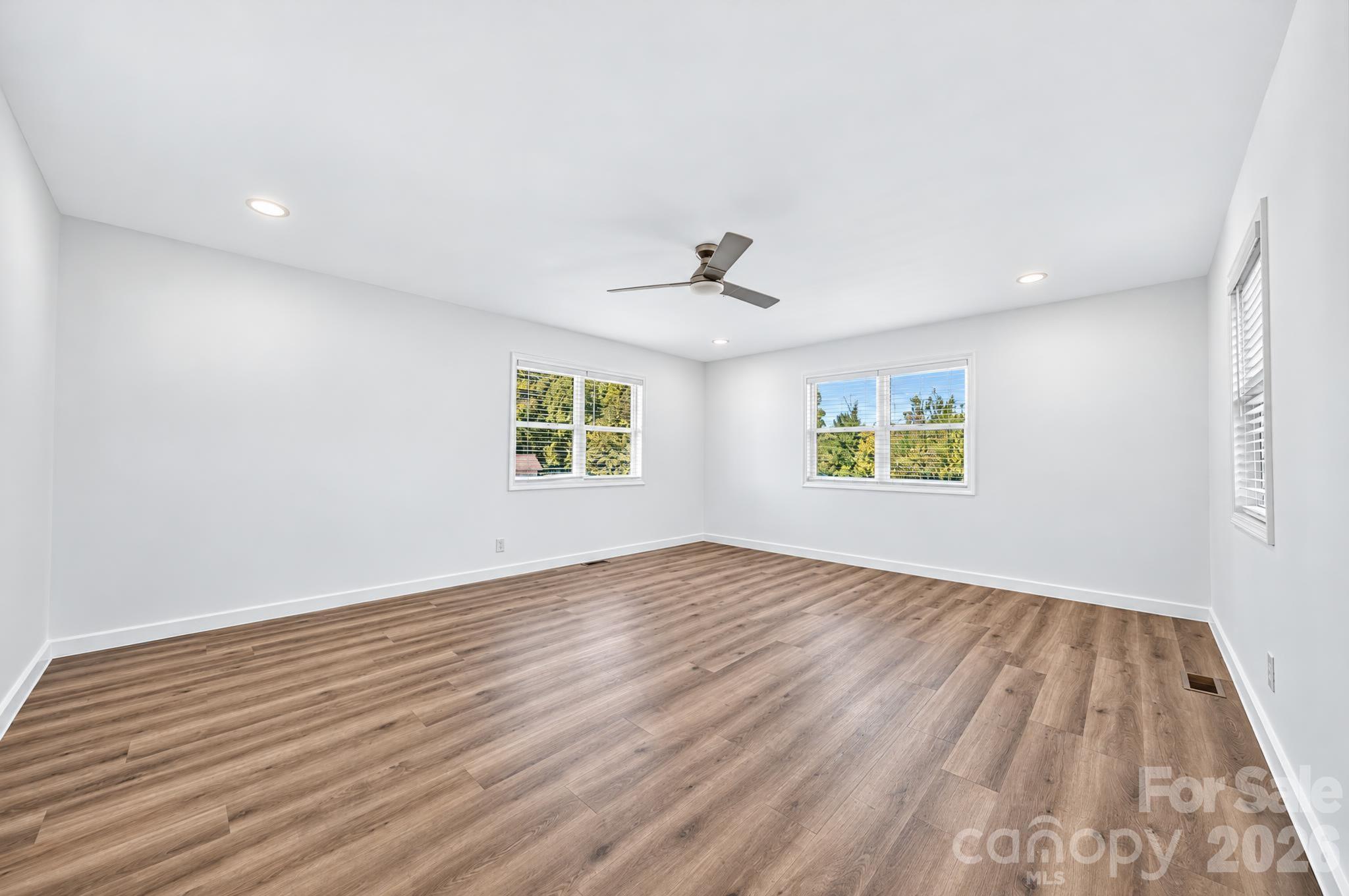 Single Family Residence at 892 Taylor Drive, Lancaster, photo 14 of 45