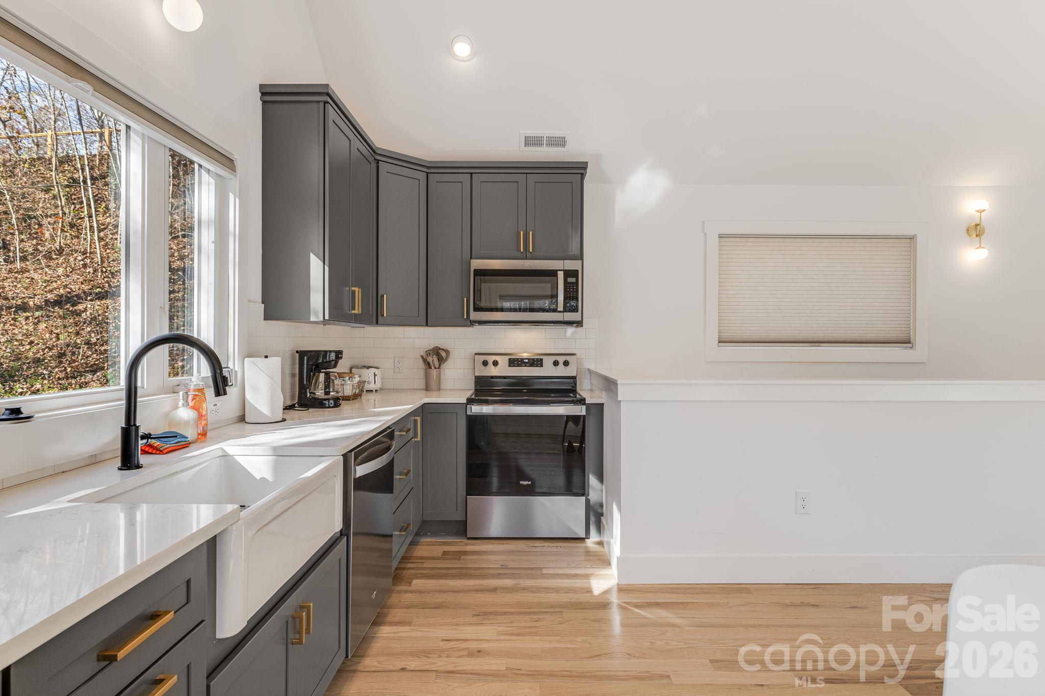 Main level kitchen - 231 Porters Ridge, Canton