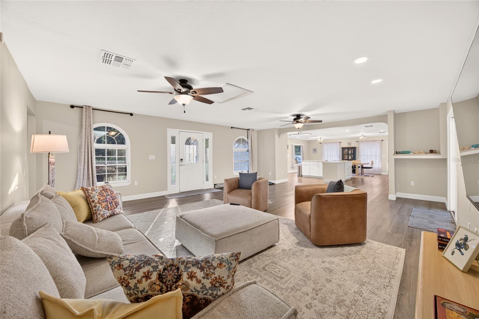 Living Room - 1408 NE 42ND AVE, OCALA