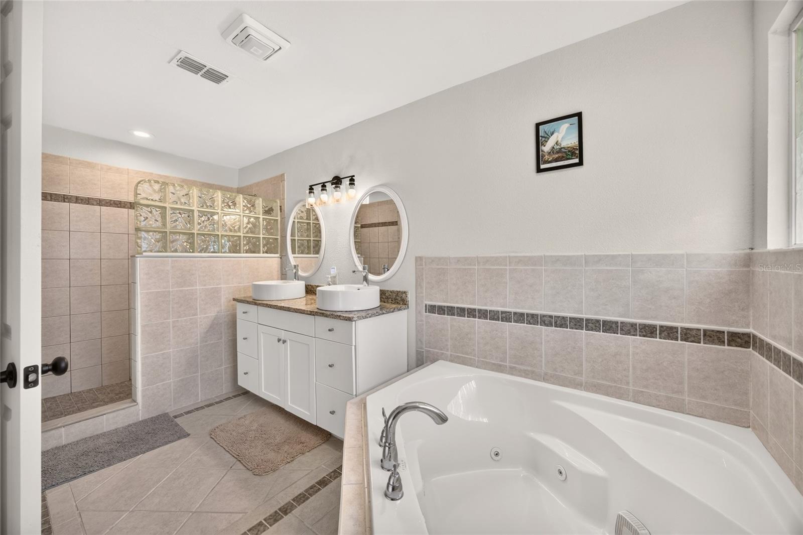 Master Bathroom - 1408 NE 42ND AVE, OCALA