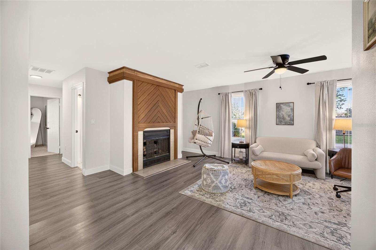 Family Room - 1408 NE 42ND AVE, OCALA
