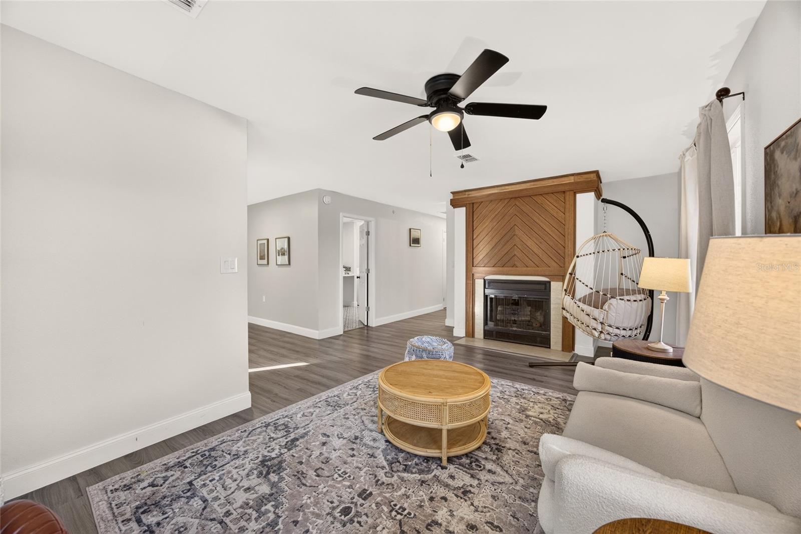 Family Room - 1408 NE 42ND AVE, OCALA