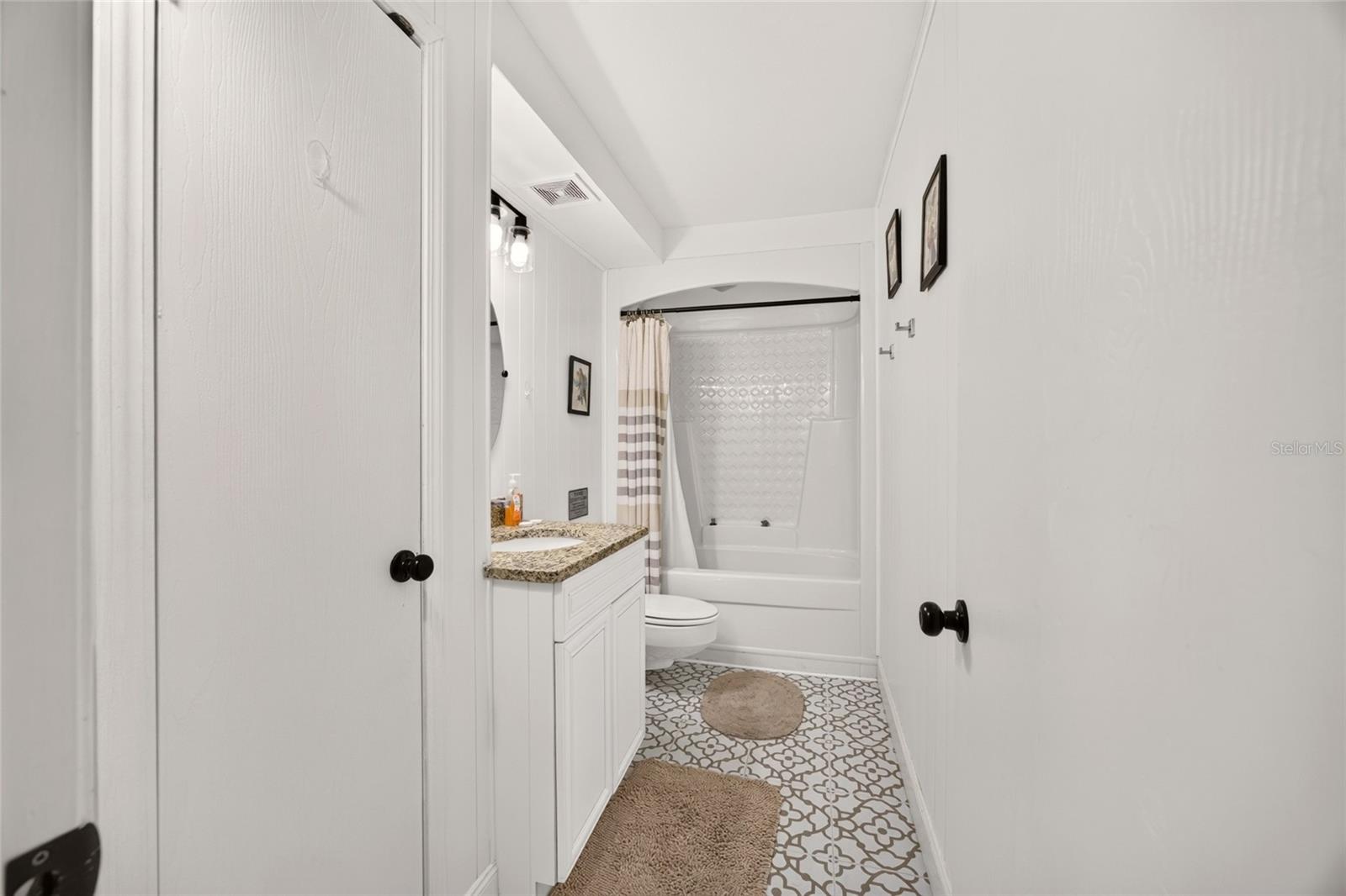 Bathroom 2 - 1408 NE 42ND AVE, OCALA