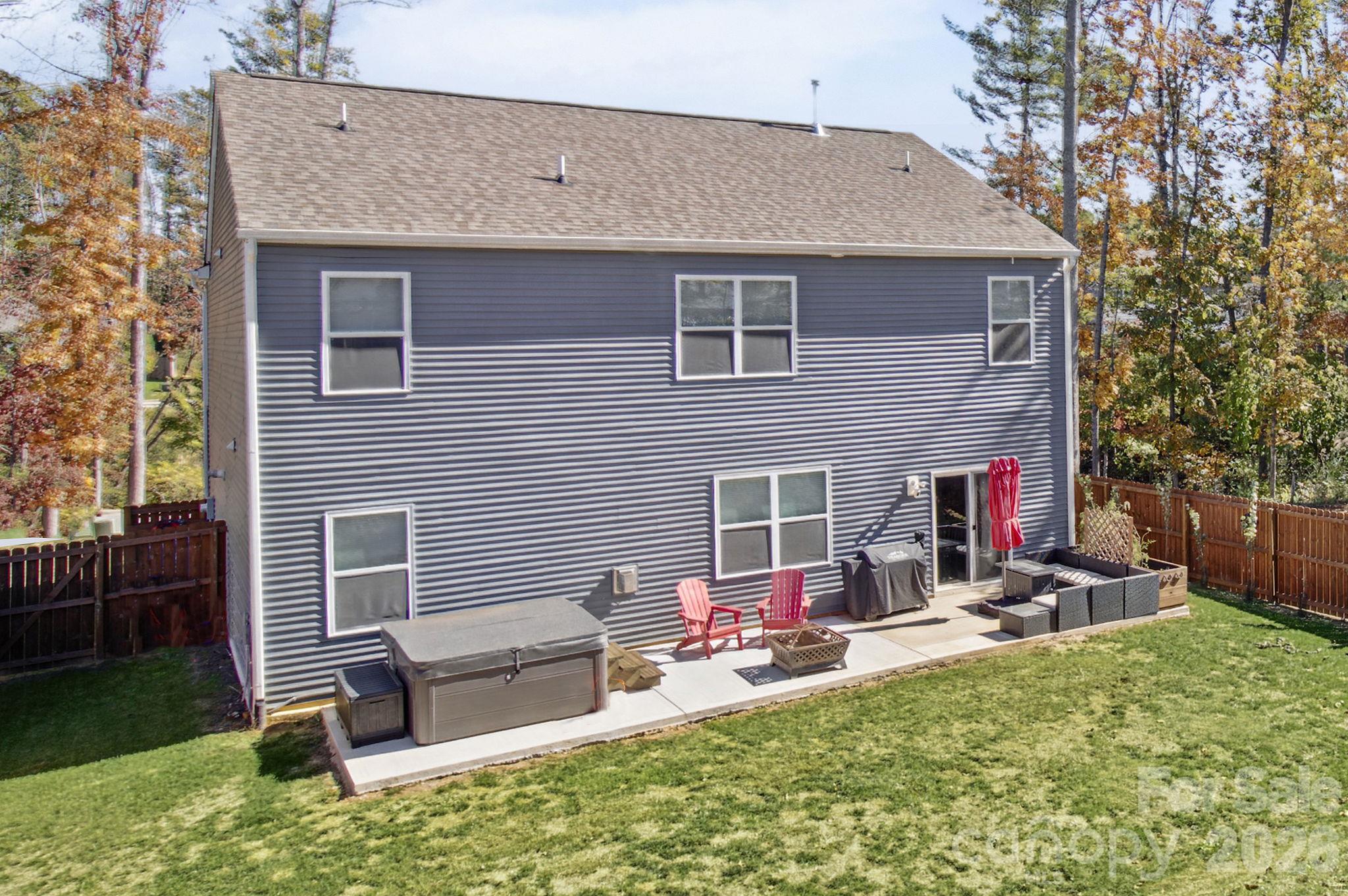 Extended patio upgrade with Hot tub. - 37 Caitlin Heights Court, Fletcher