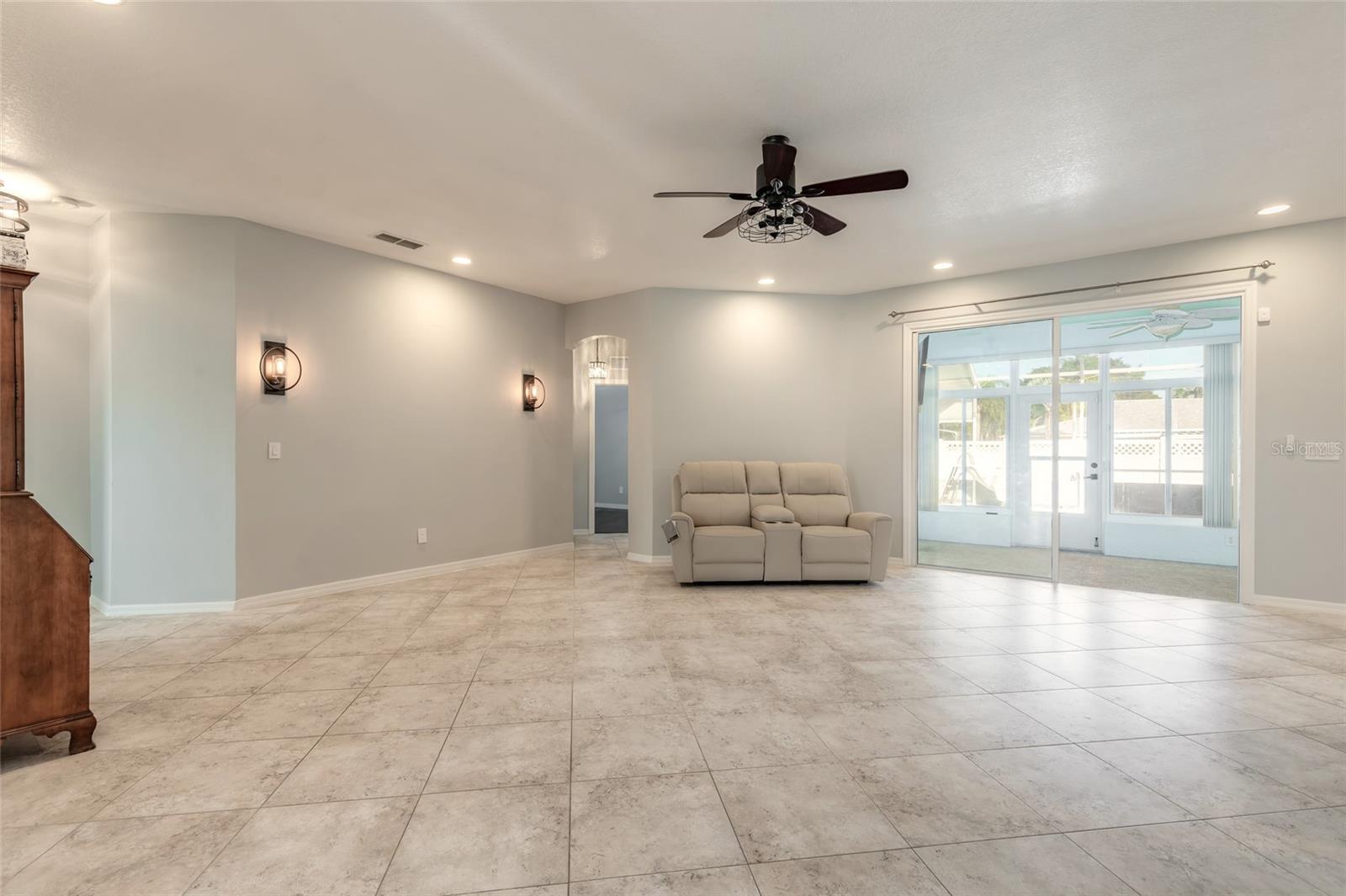 Single Family Residence at 3329 UNITY TREE DR, EDGEWATER, photo 14 of 49