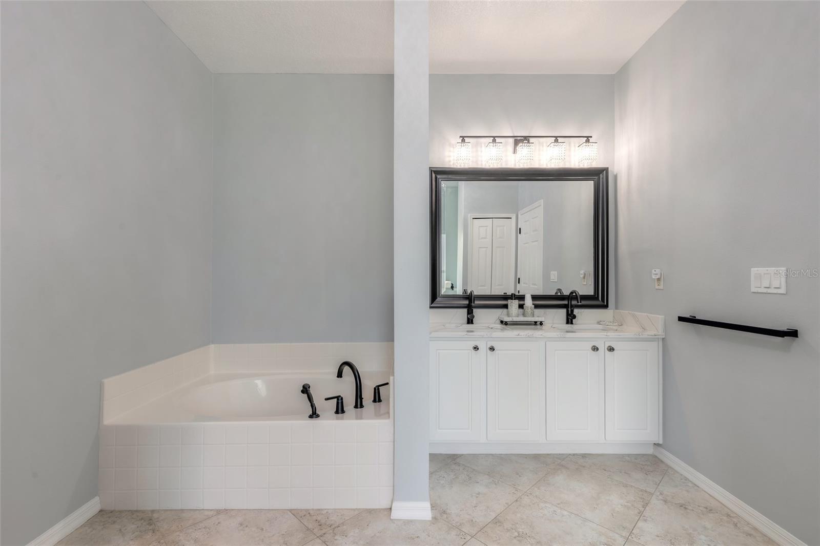 Single Family Residence at 3329 UNITY TREE DR, EDGEWATER, photo 20 of 49