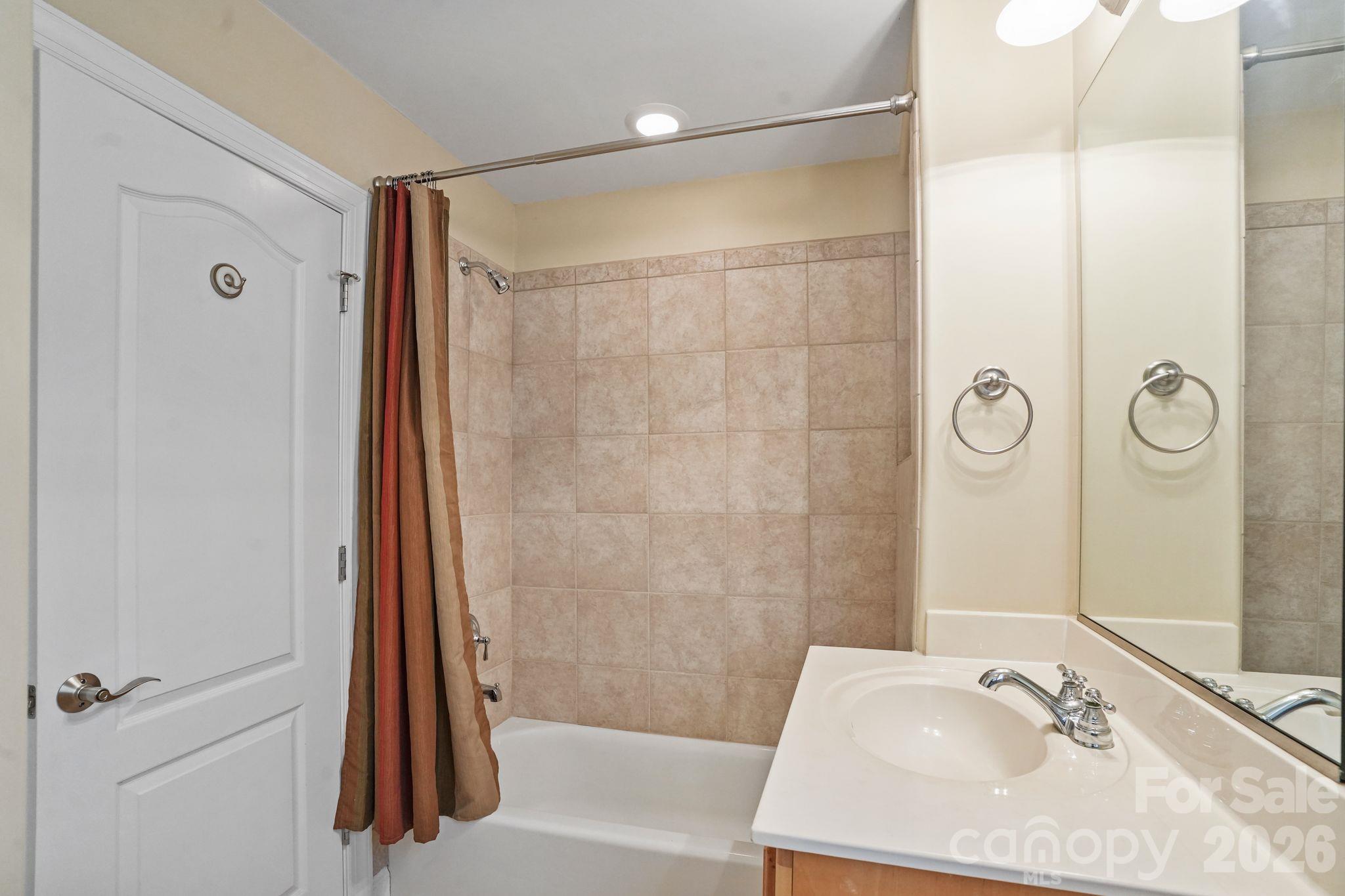 Single Family Residence at 707 Mayfield Court, Fort Mill, photo 38 of 61