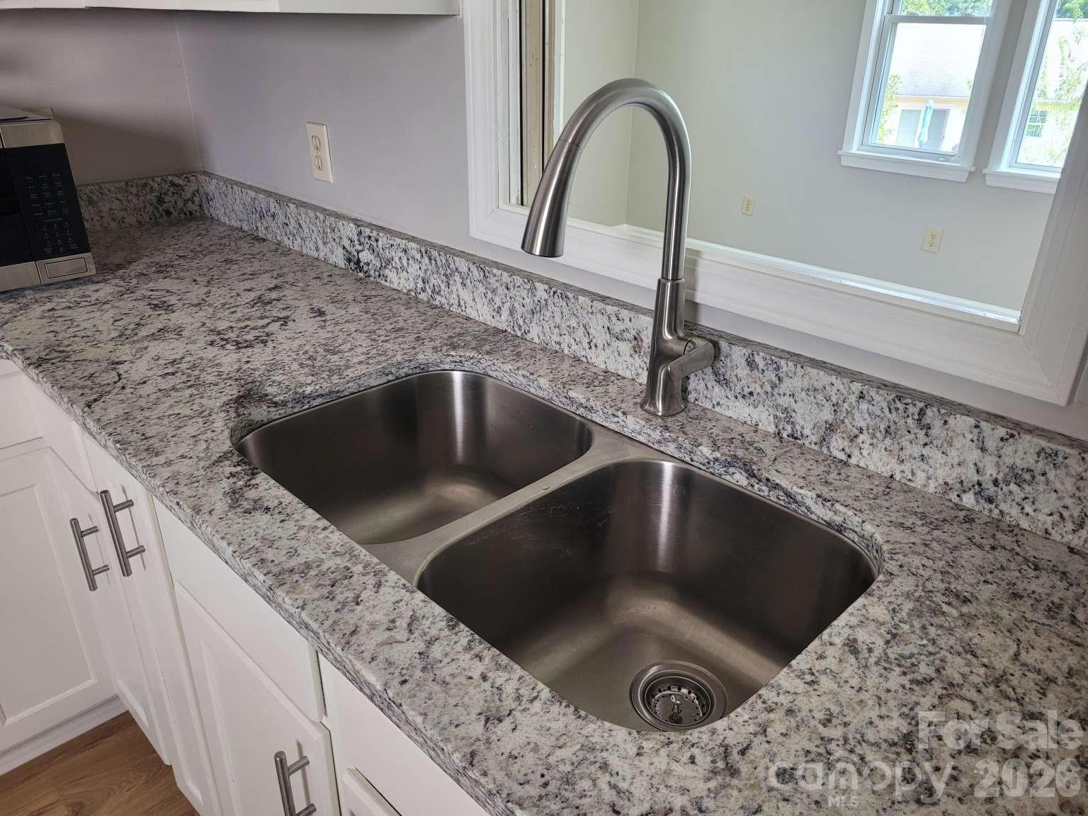 Single Family Residence at 3842 Serenity Drive, Hickory, photo 5 of 31