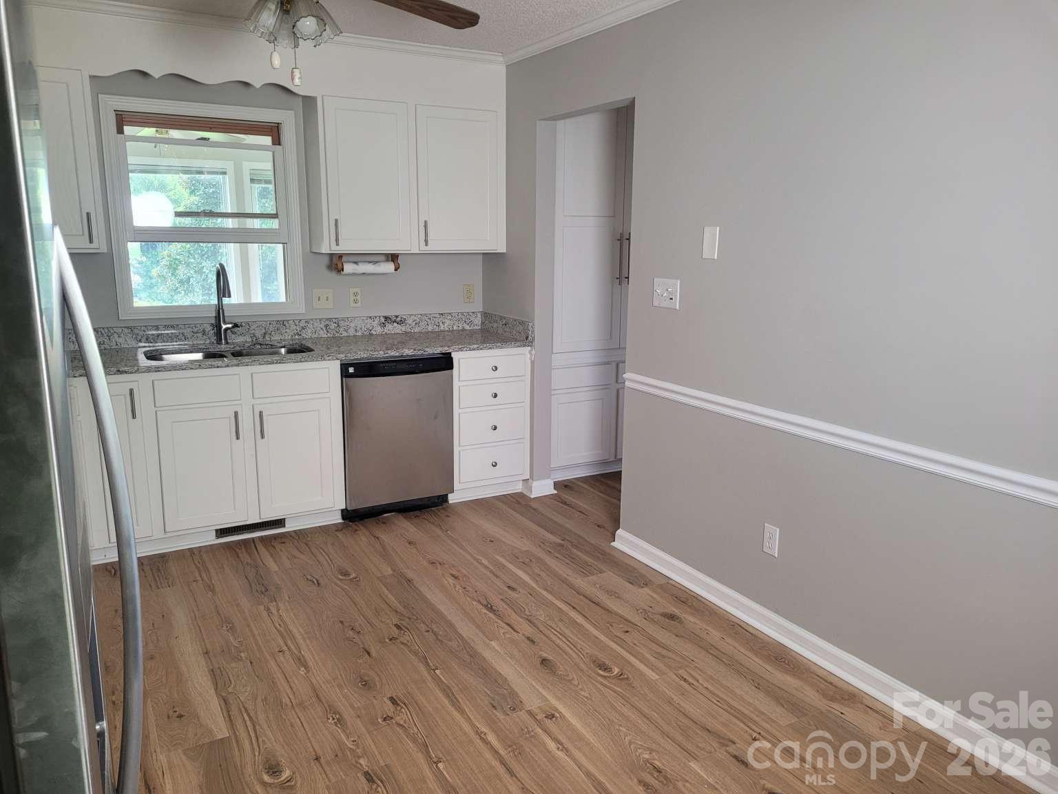 Single Family Residence at 3842 Serenity Drive, Hickory, photo 7 of 31