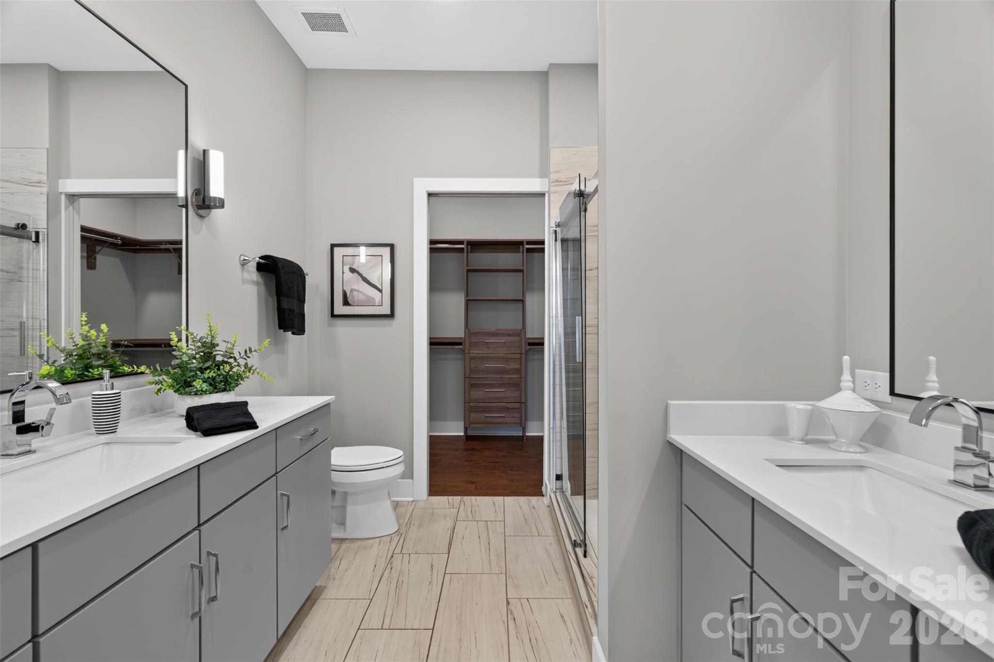 Condominium at 2401 Euclid Avenue, Charlotte, photo 17 of 52