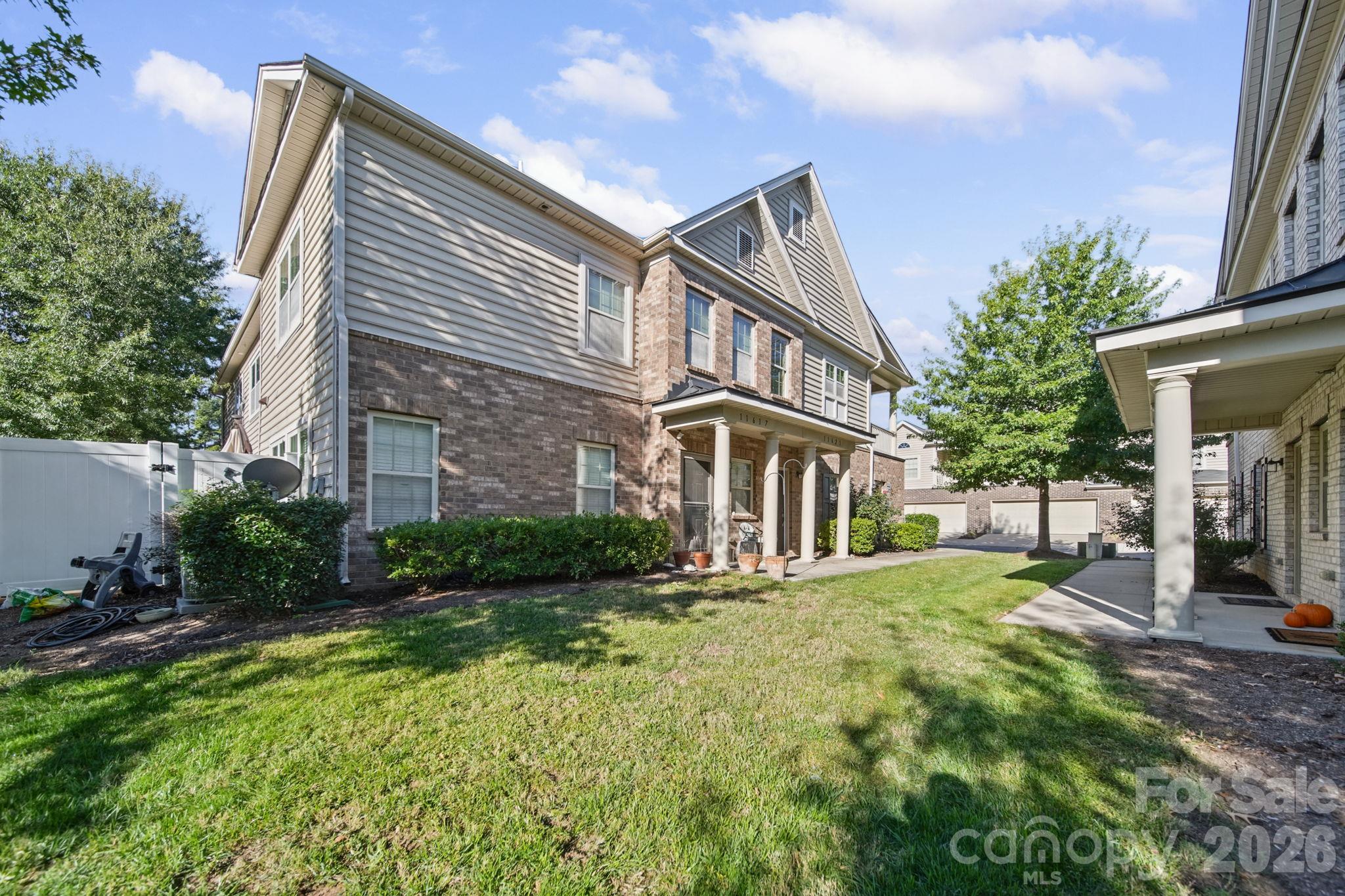 Condominium at 11621 Brachetto Place, Charlotte, photo 29 of 34