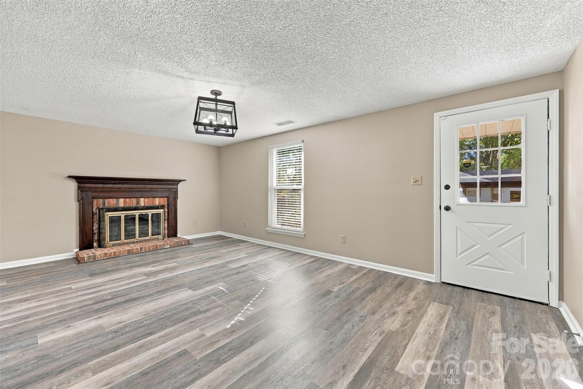 Single Family Residence at 5915 Sunset Chase Lane, Charlotte, photo 6 of 42