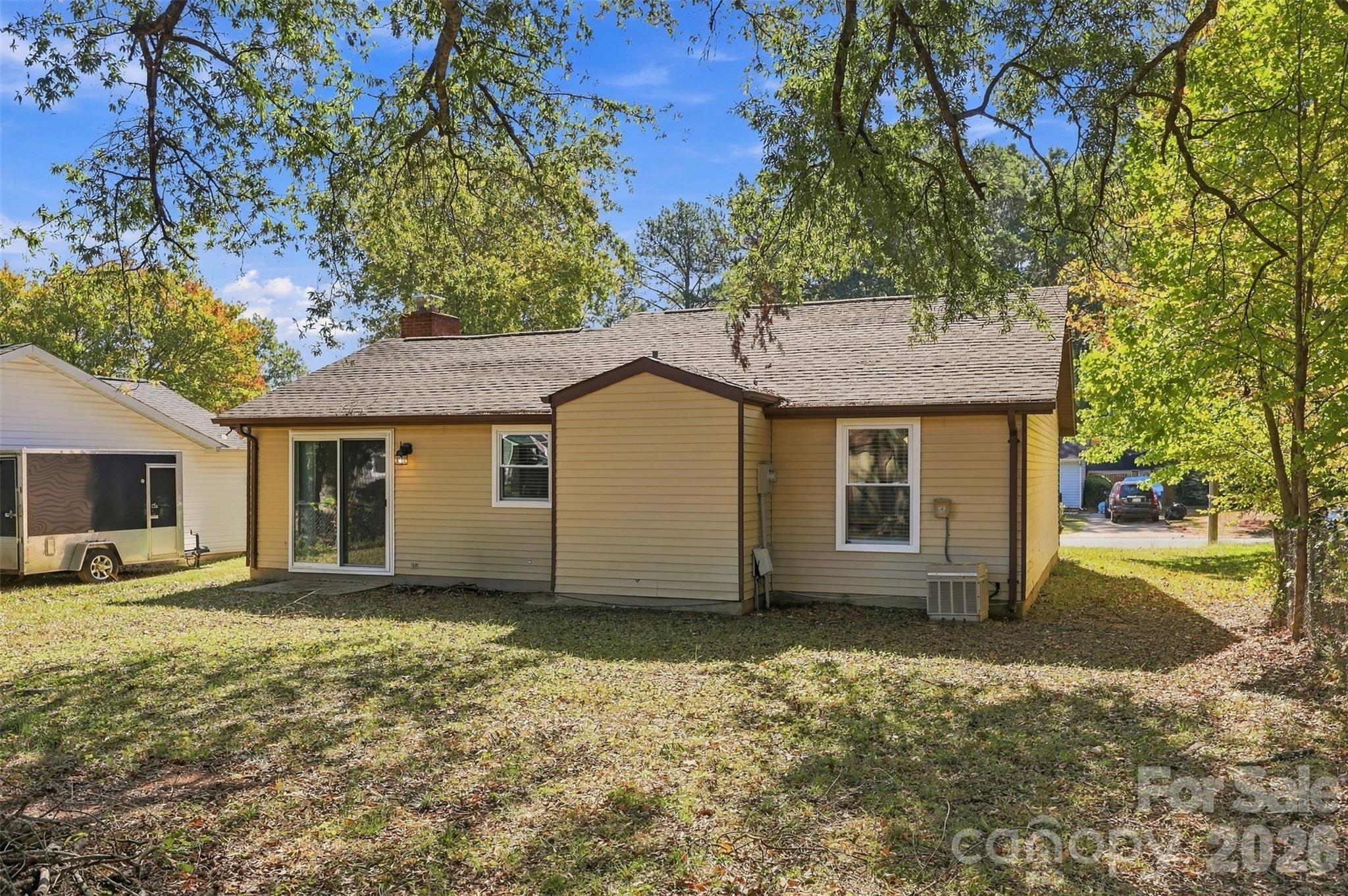 Single Family Residence at 5915 Sunset Chase Lane, Charlotte, photo 25 of 42