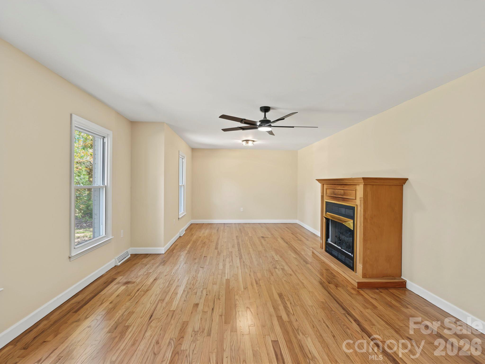 Single Family Residence at 590 Crestmont Drive SE, Concord, photo 8 of 22