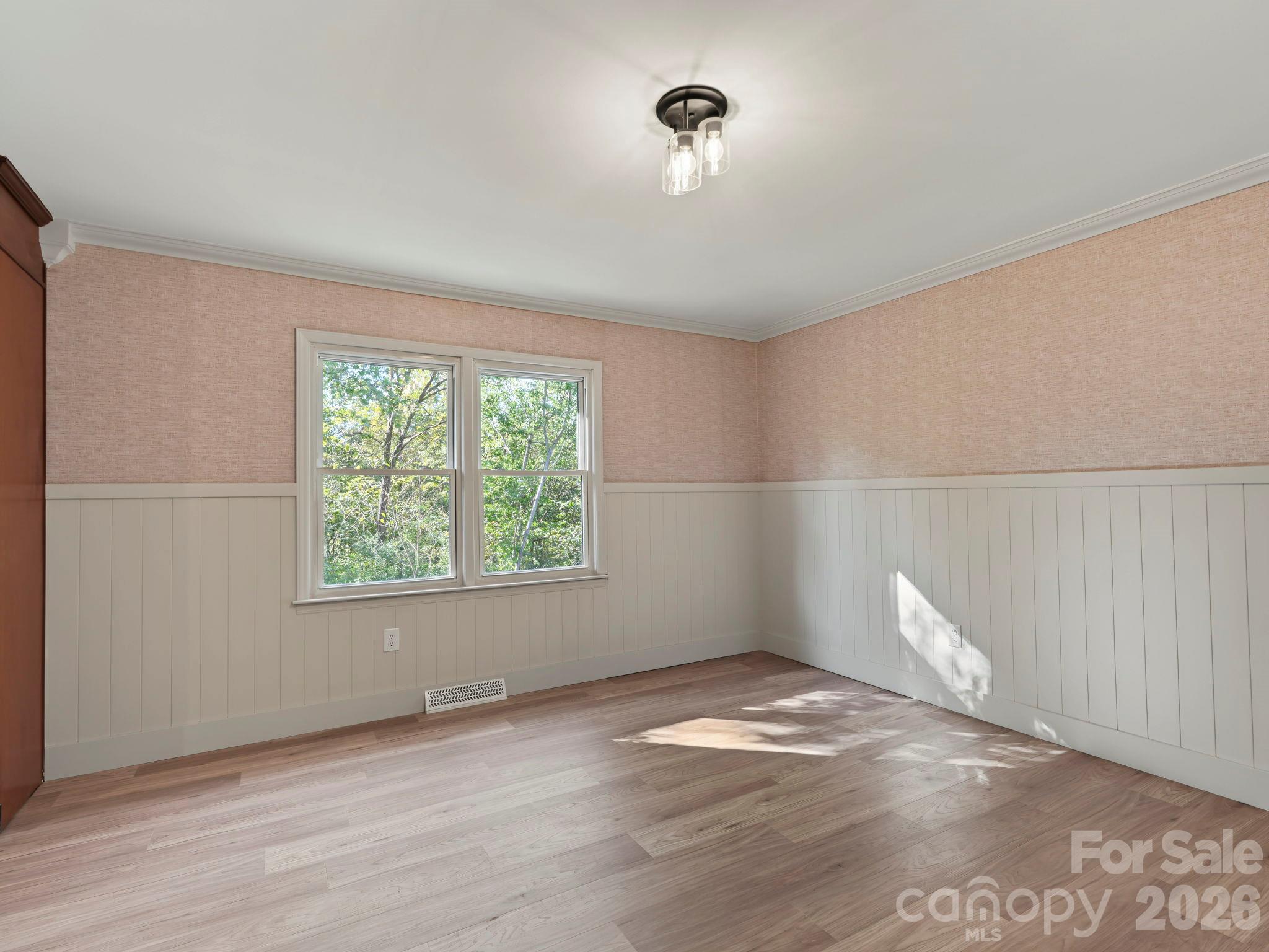 Single Family Residence at 590 Crestmont Drive SE, Concord, photo 11 of 22