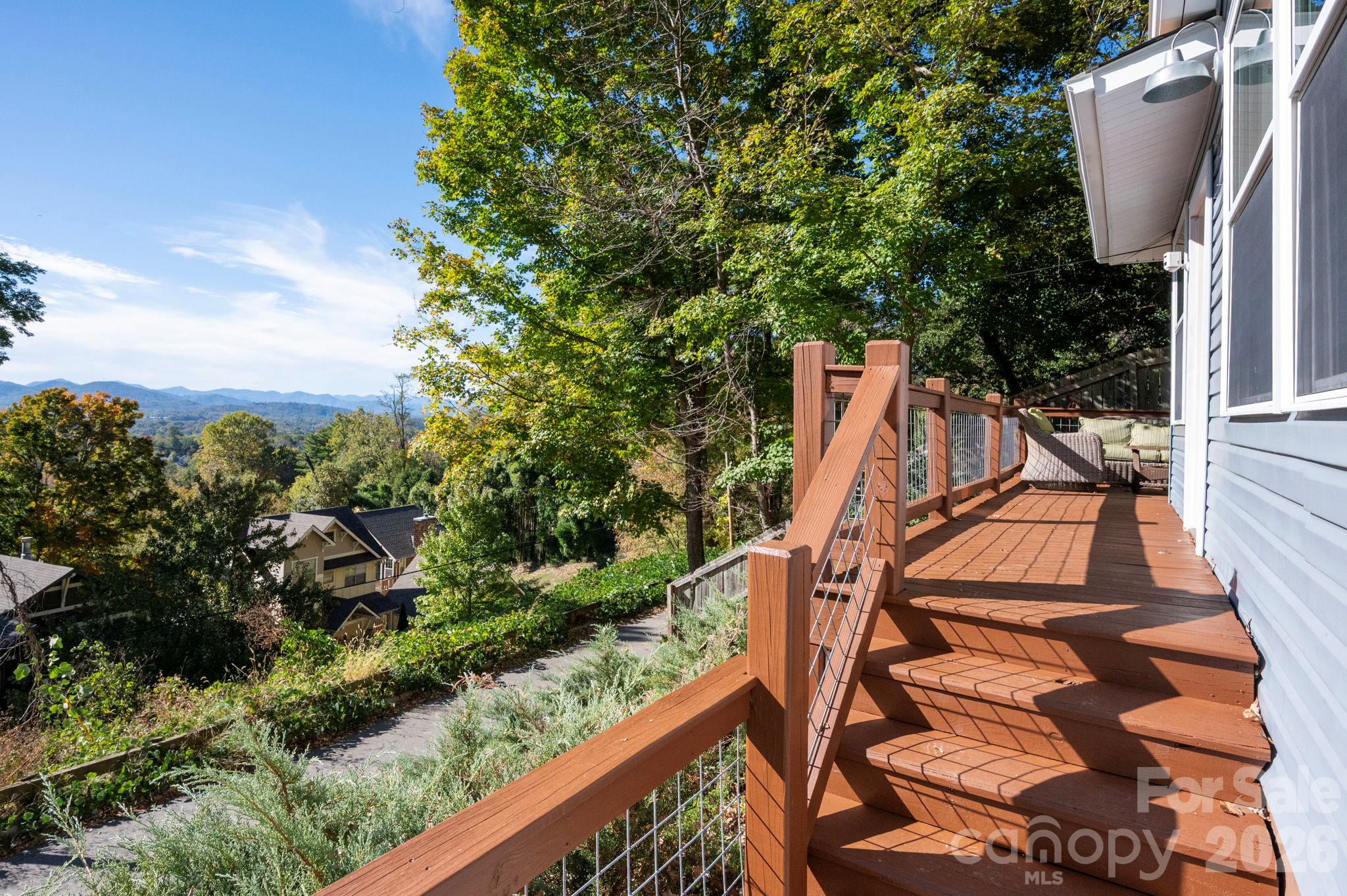 Single Family Residence at 2 Skyview Place, Asheville, photo 3 of 40