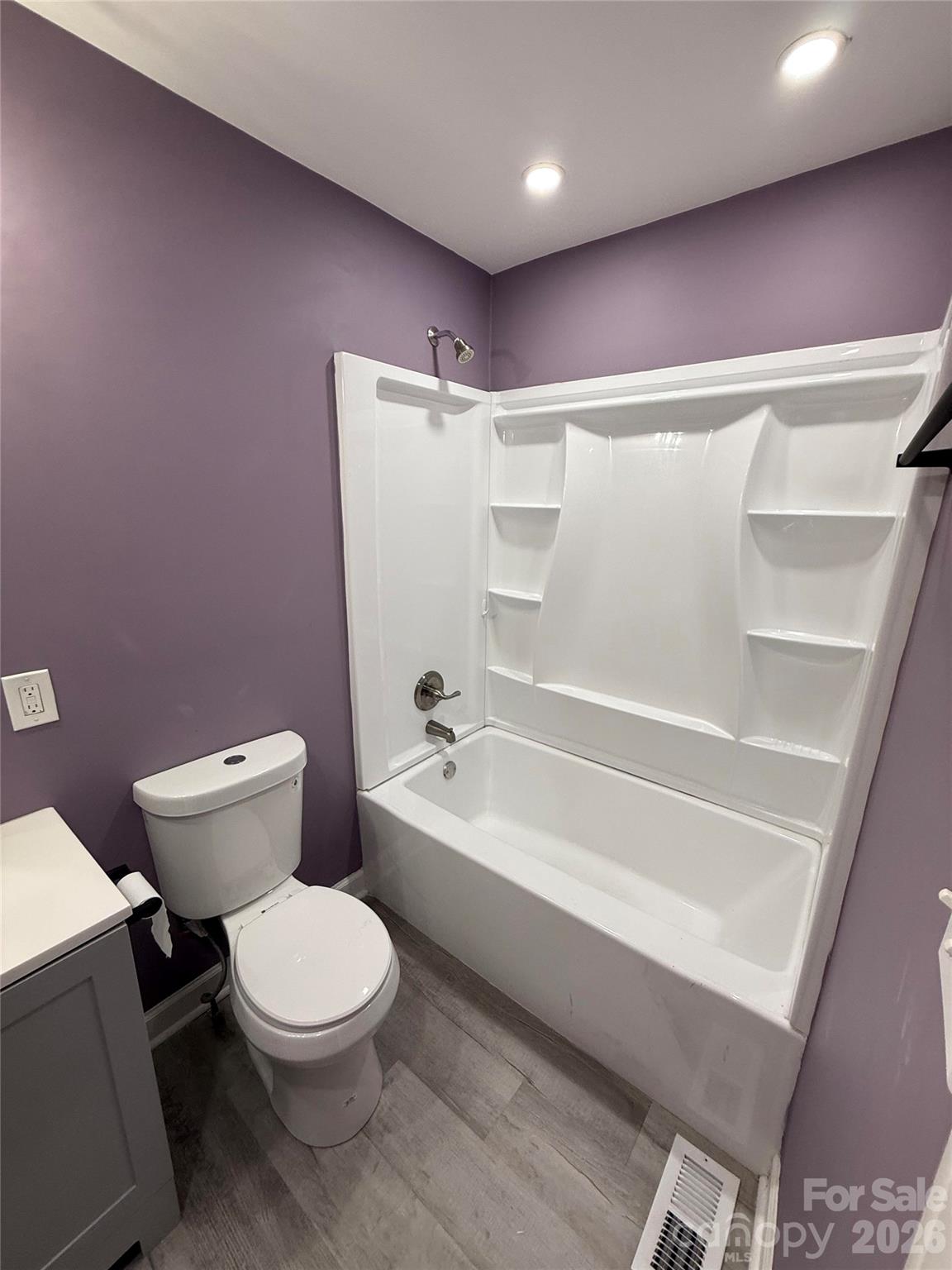 Single Family Residence at 214 E Springs Street, Lancaster, photo 8 of 14
