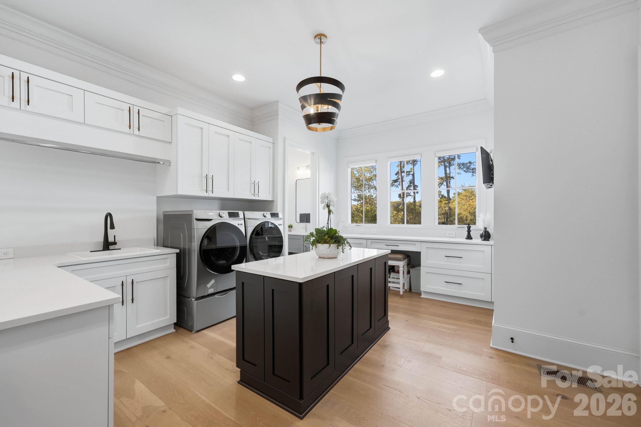 Laundry room / drop zone - 1016 Timberlake Point, Belmont