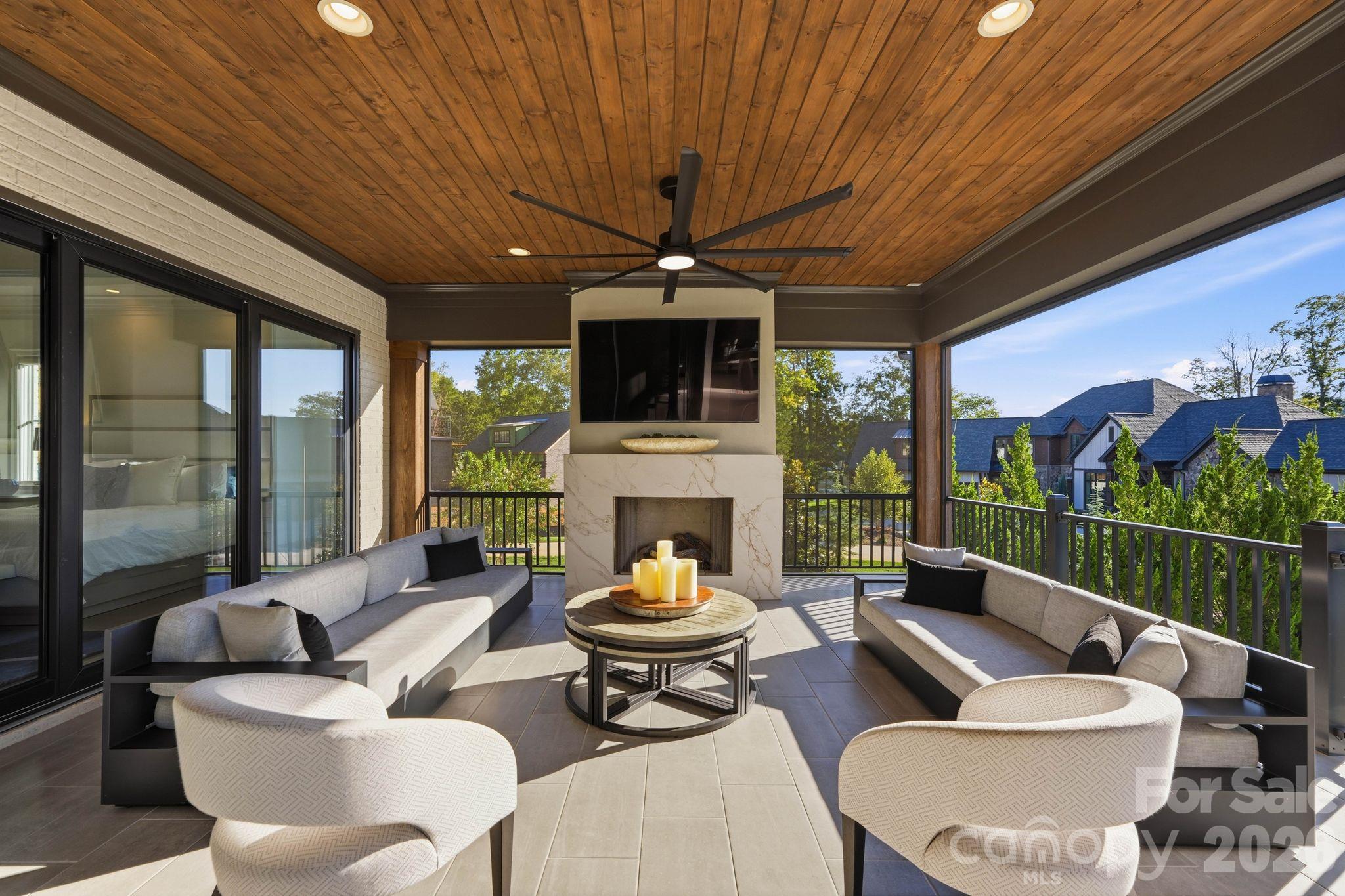 Lanai with retractable screens and lounge area - 1016 Timberlake Point, Belmont