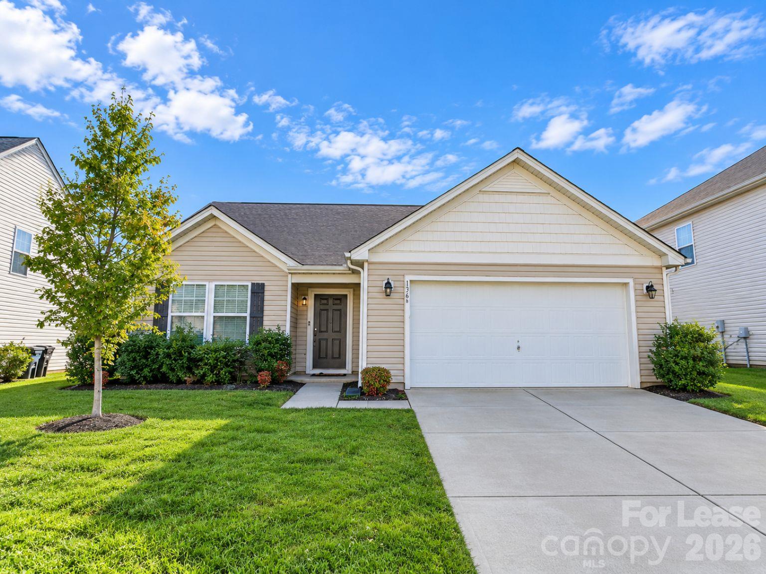 Single Family Residence at 136 Hidden Lakes Road, Statesville, photo 2 of 22