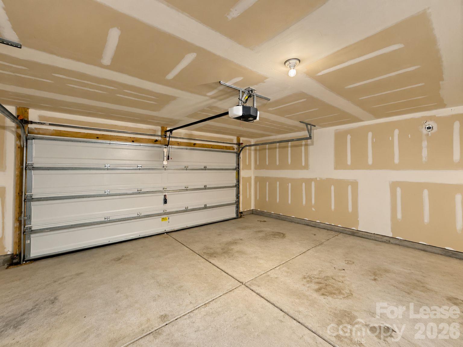 Single Family Residence at 136 Hidden Lakes Road, Statesville, photo 20 of 22