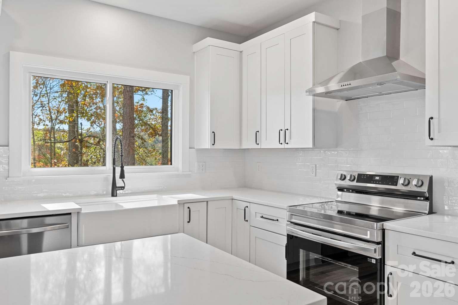 Single Family Residence at 139 Courtney Lane, Candler, photo 16 of 48