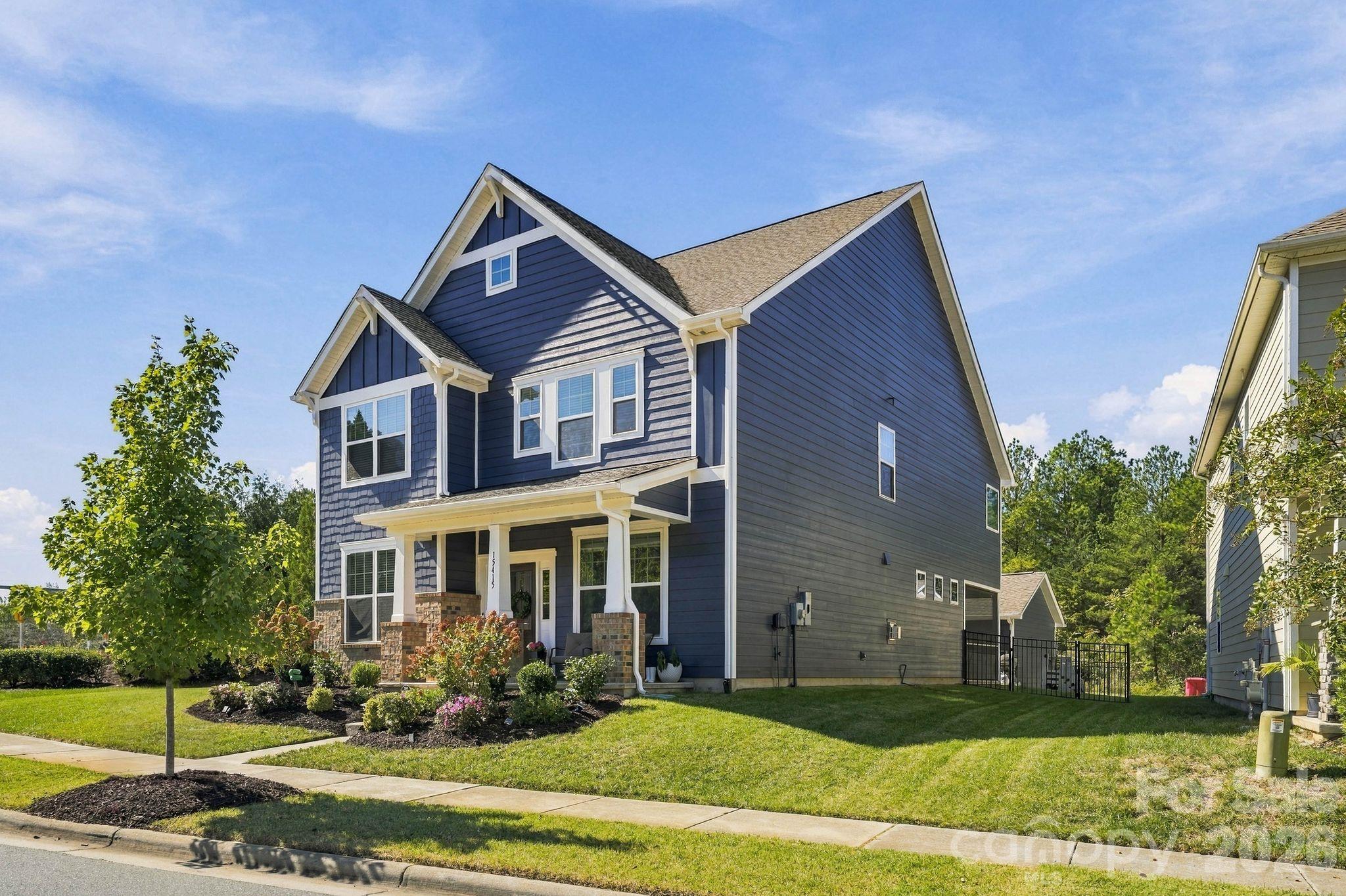 Single Family Residence at 15415 Davidson East Drive, Davidson, photo 2 of 41