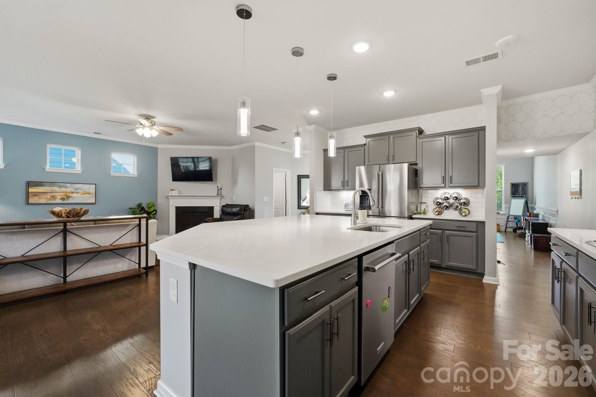 Single Family Residence at 15415 Davidson East Drive, Davidson, photo 12 of 41
