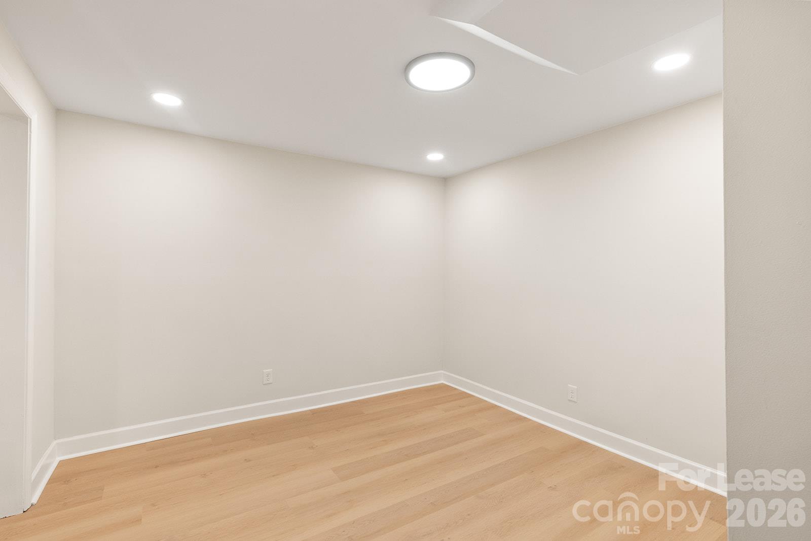 Single Family Residence at 100 Chadmore Drive, Charlotte, photo 18 of 28
