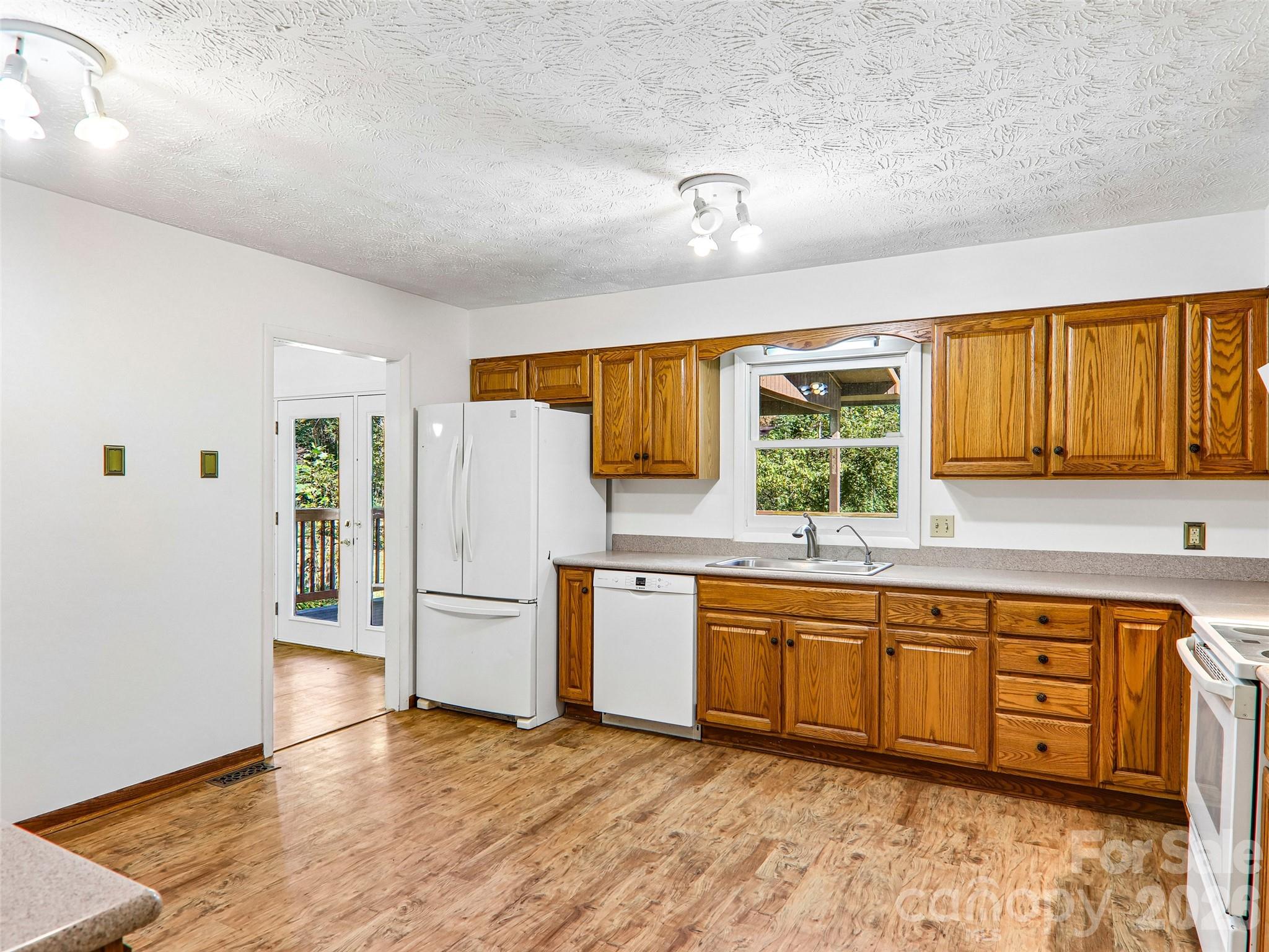 Single Family Residence at 331 Woody Lane, Asheville, photo 10 of 33