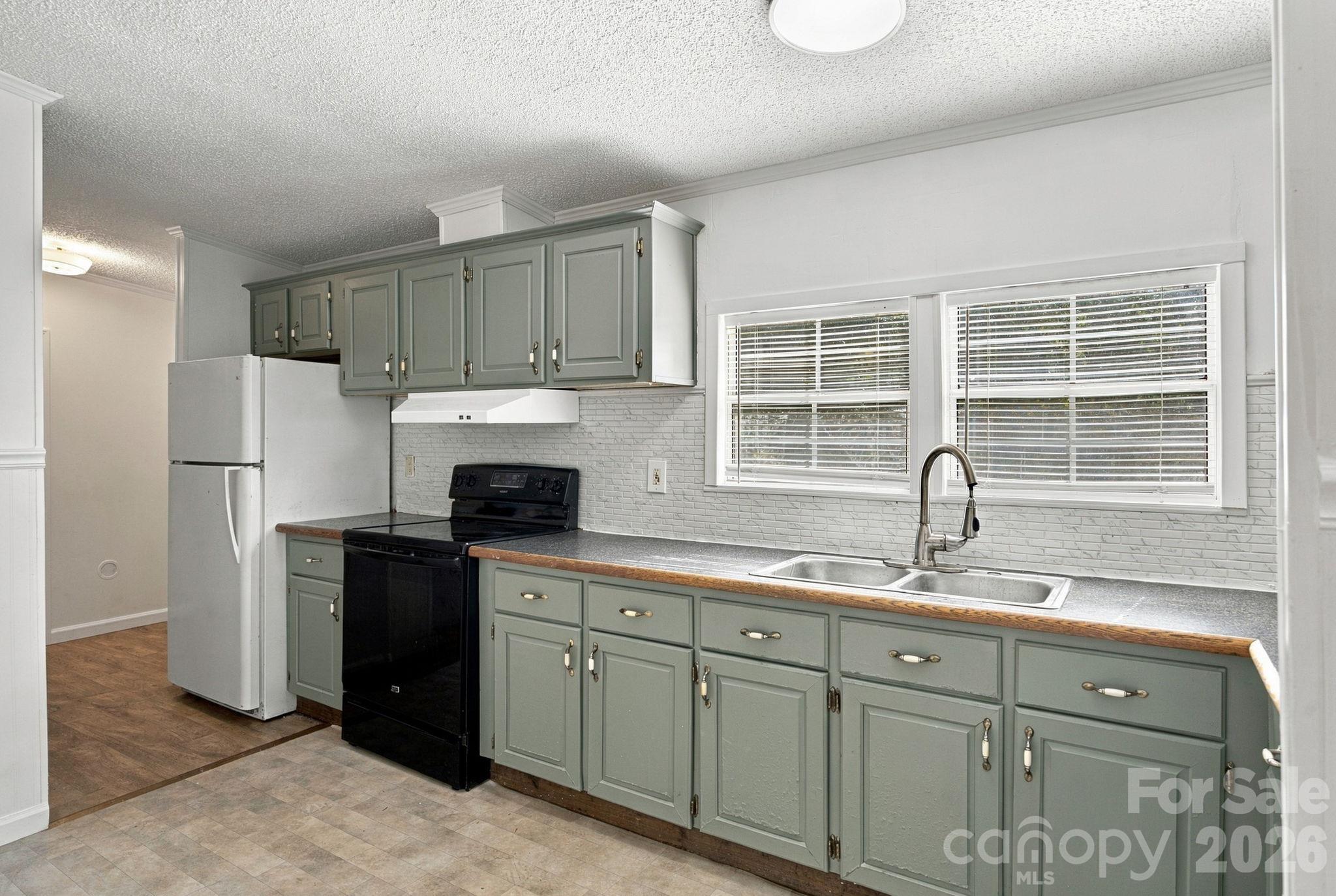 Single Family Residence at 232 Conifer Drive, Statesville, photo 11 of 35