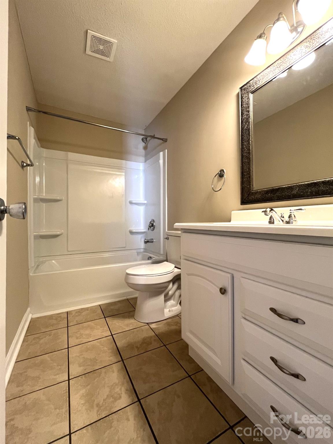 Condominium at 6144 Heath Ridge Court, Charlotte, photo 13 of 14
