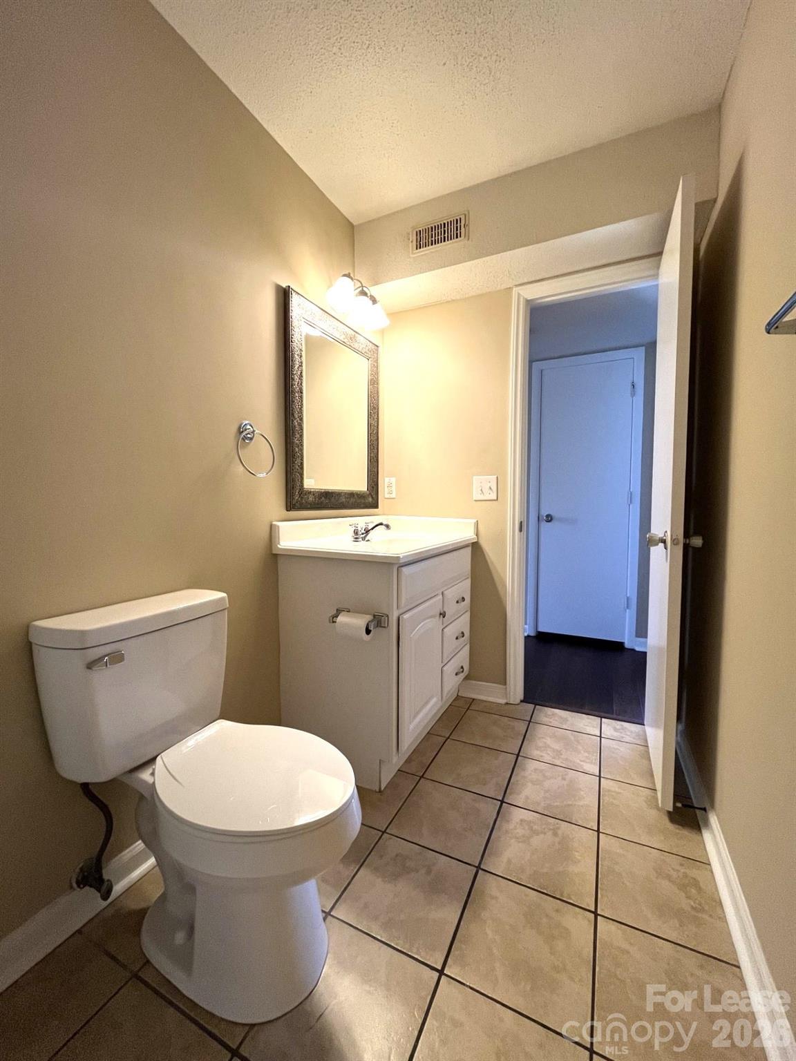 Condominium at 6144 Heath Ridge Court, Charlotte, photo 14 of 14