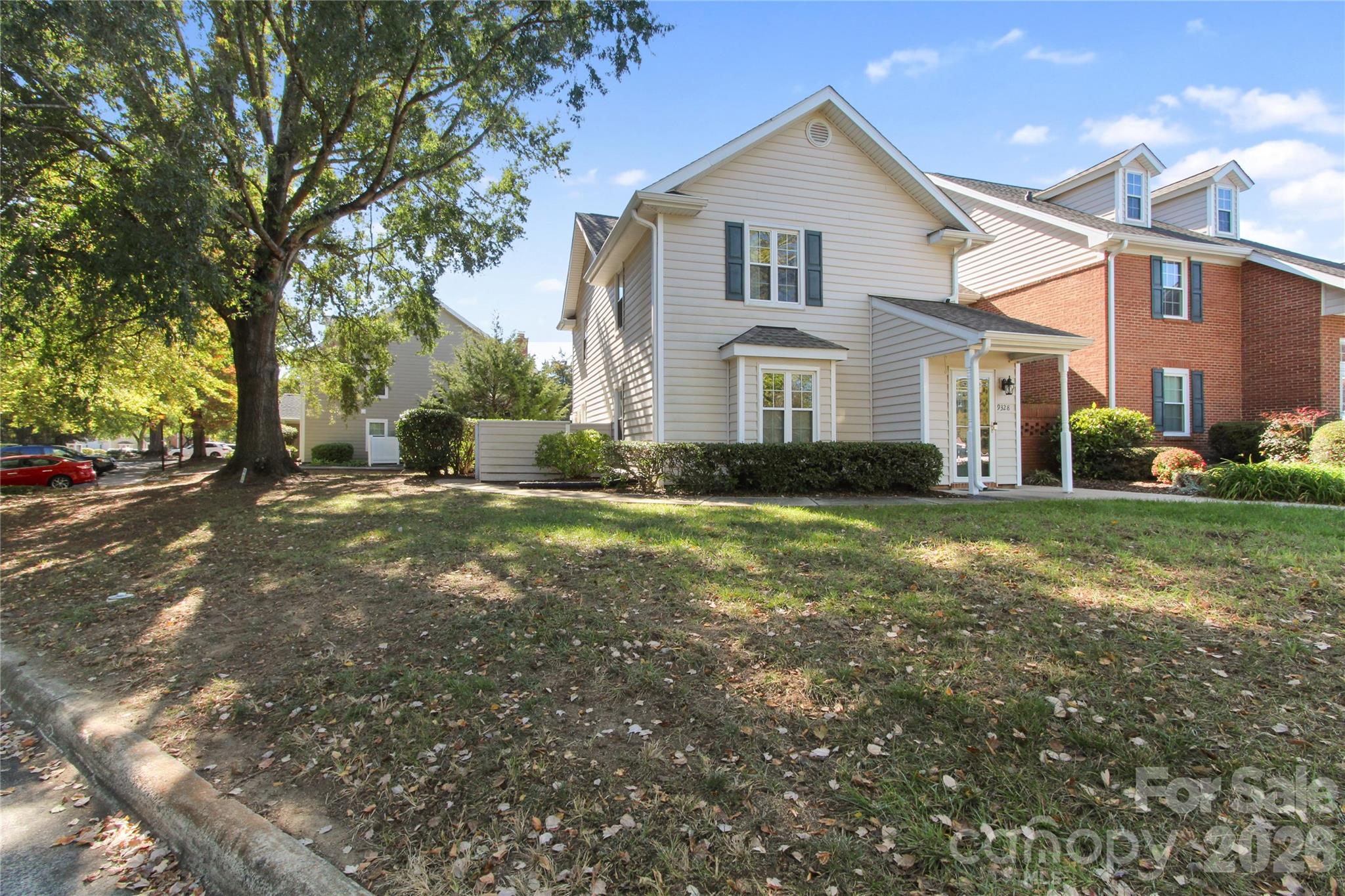 Condominium at 9328 S Vicksburg Park Court S, Charlotte, photo 2 of 28