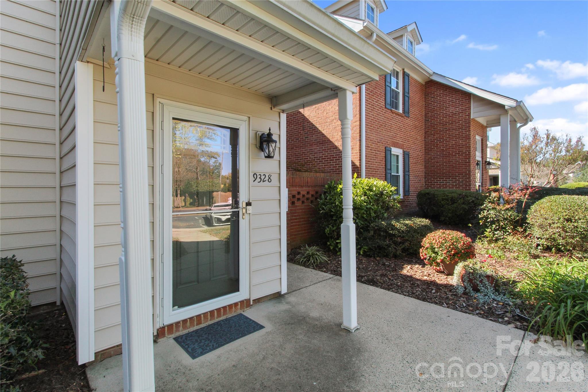 Condominium at 9328 S Vicksburg Park Court S, Charlotte, photo 4 of 28