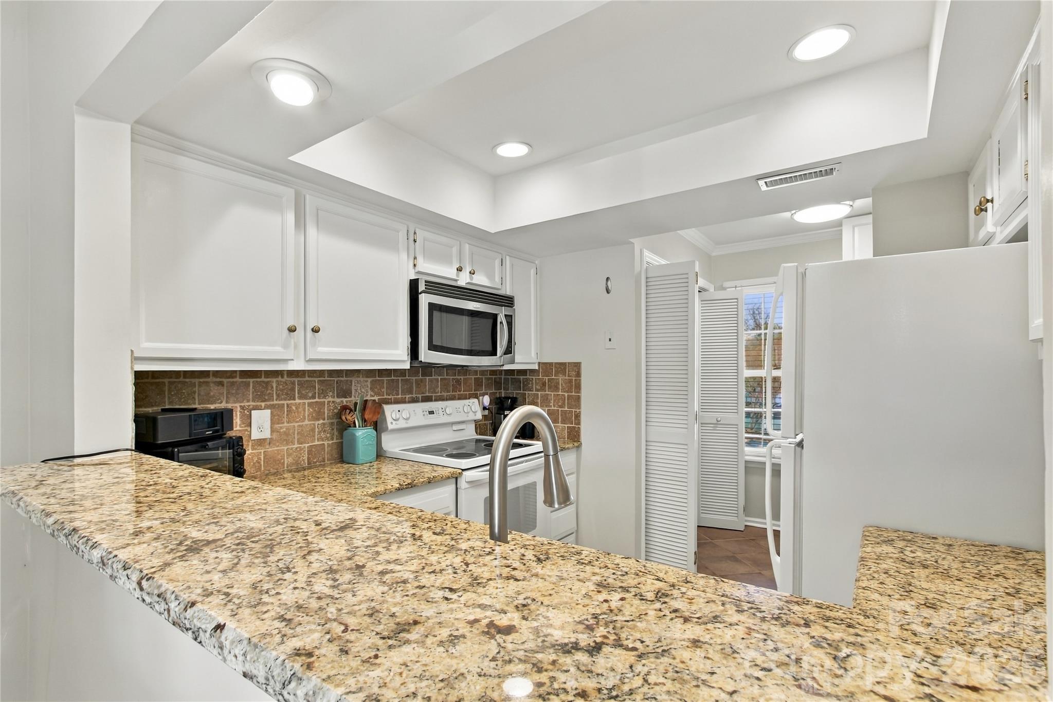 Condominium at 9328 S Vicksburg Park Court S, Charlotte, photo 11 of 28