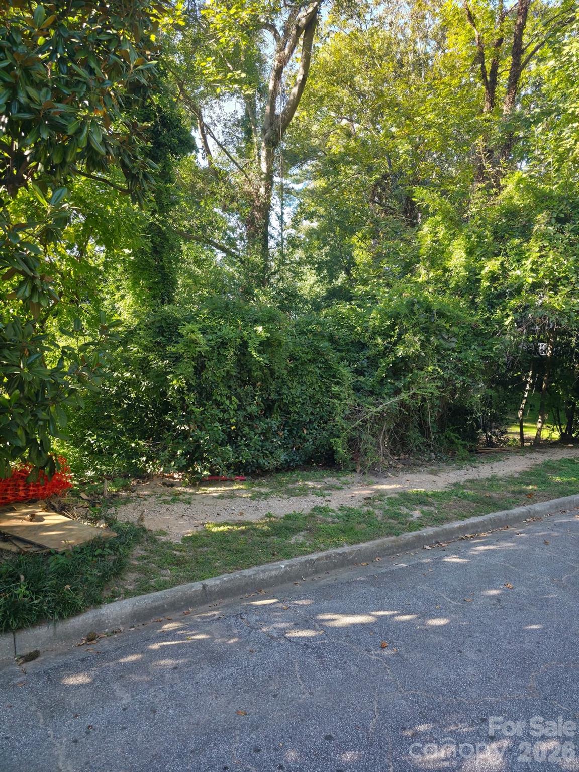 Lot at 0 Walthall Court NW, Atlanta, photo 7 of 23