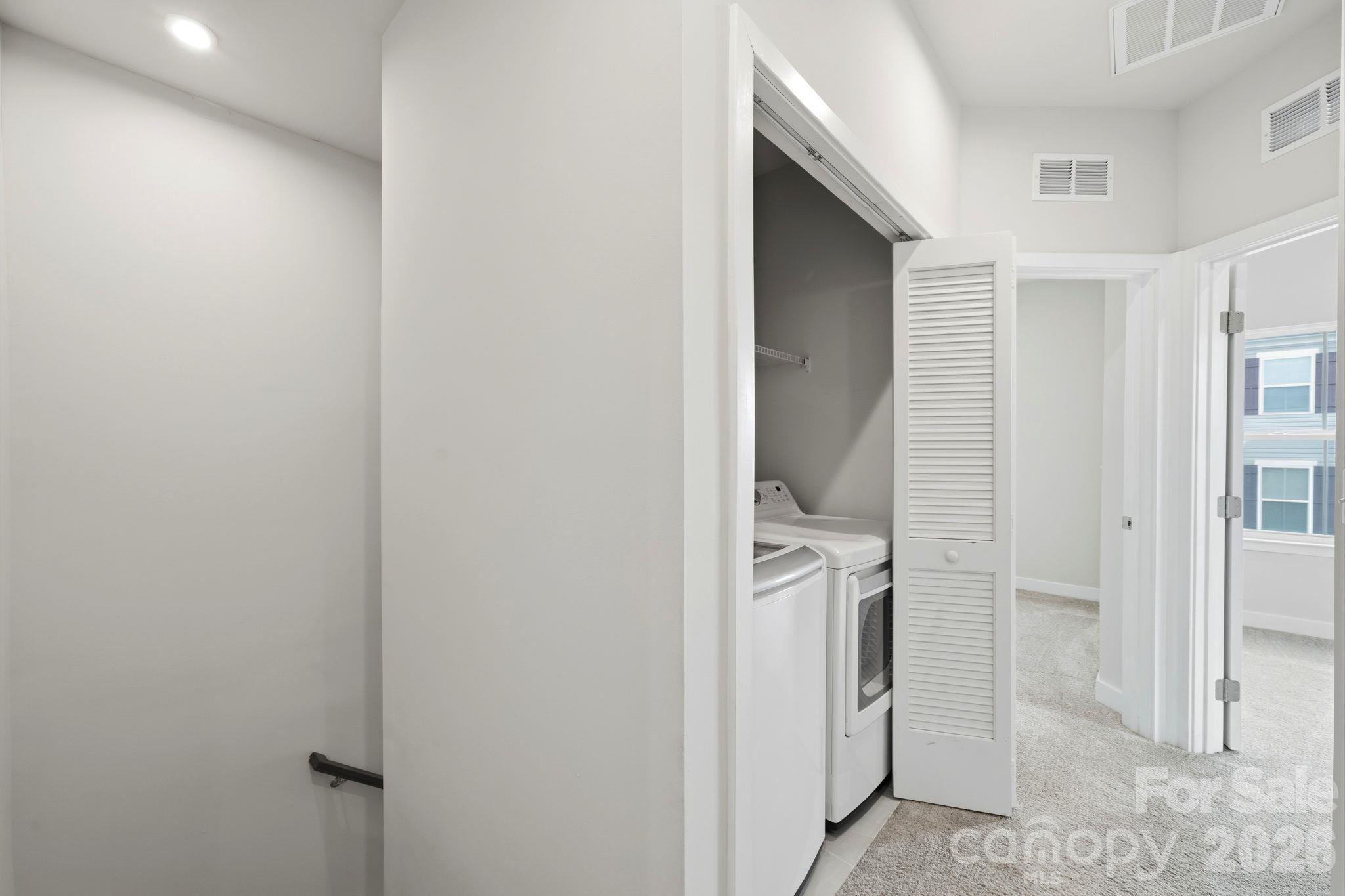 Townhouse at 9302 Mallard Mills Drive, Charlotte, photo 24 of 38