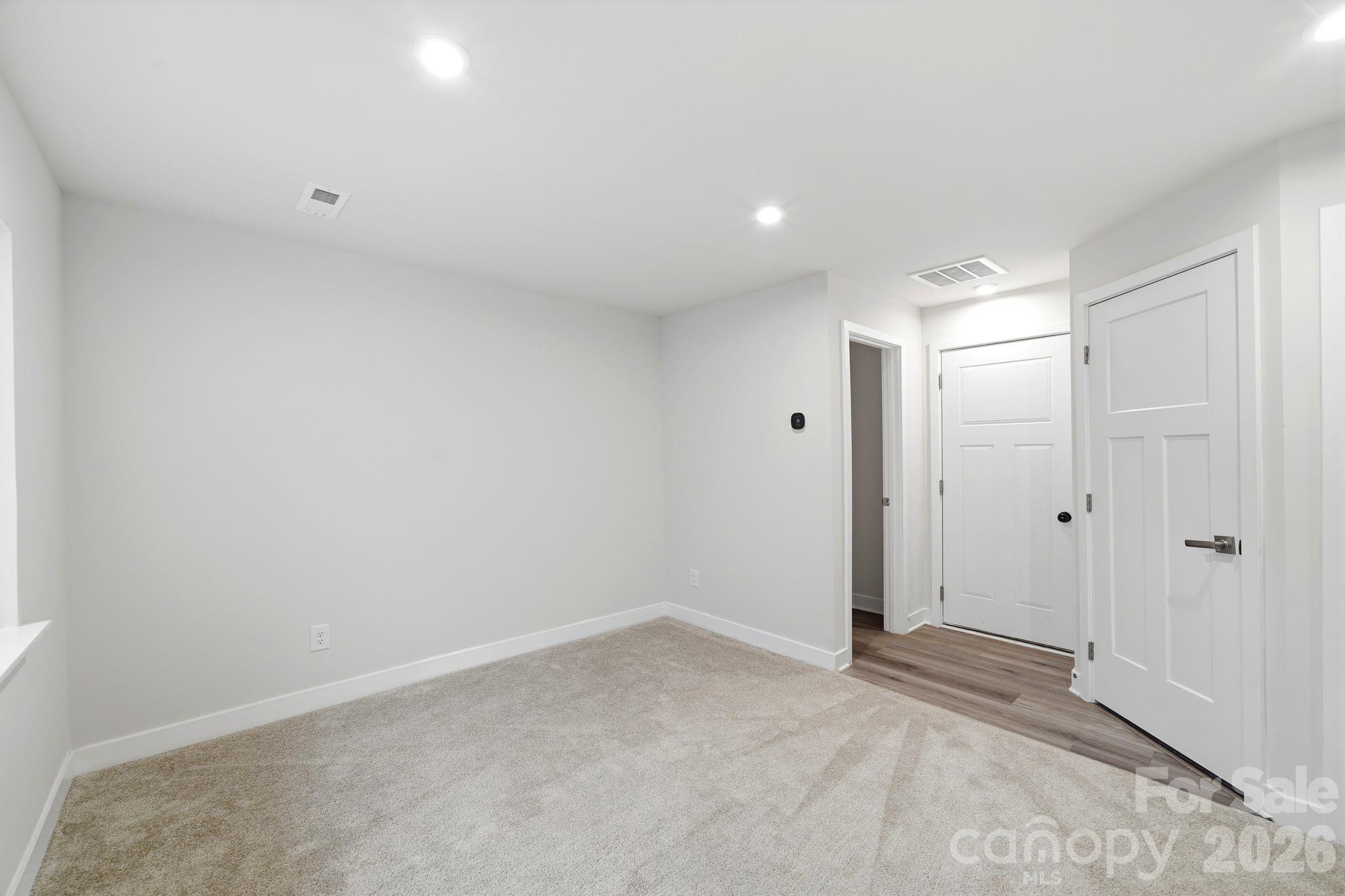 Townhouse at 9302 Mallard Mills Drive, Charlotte, photo 28 of 38