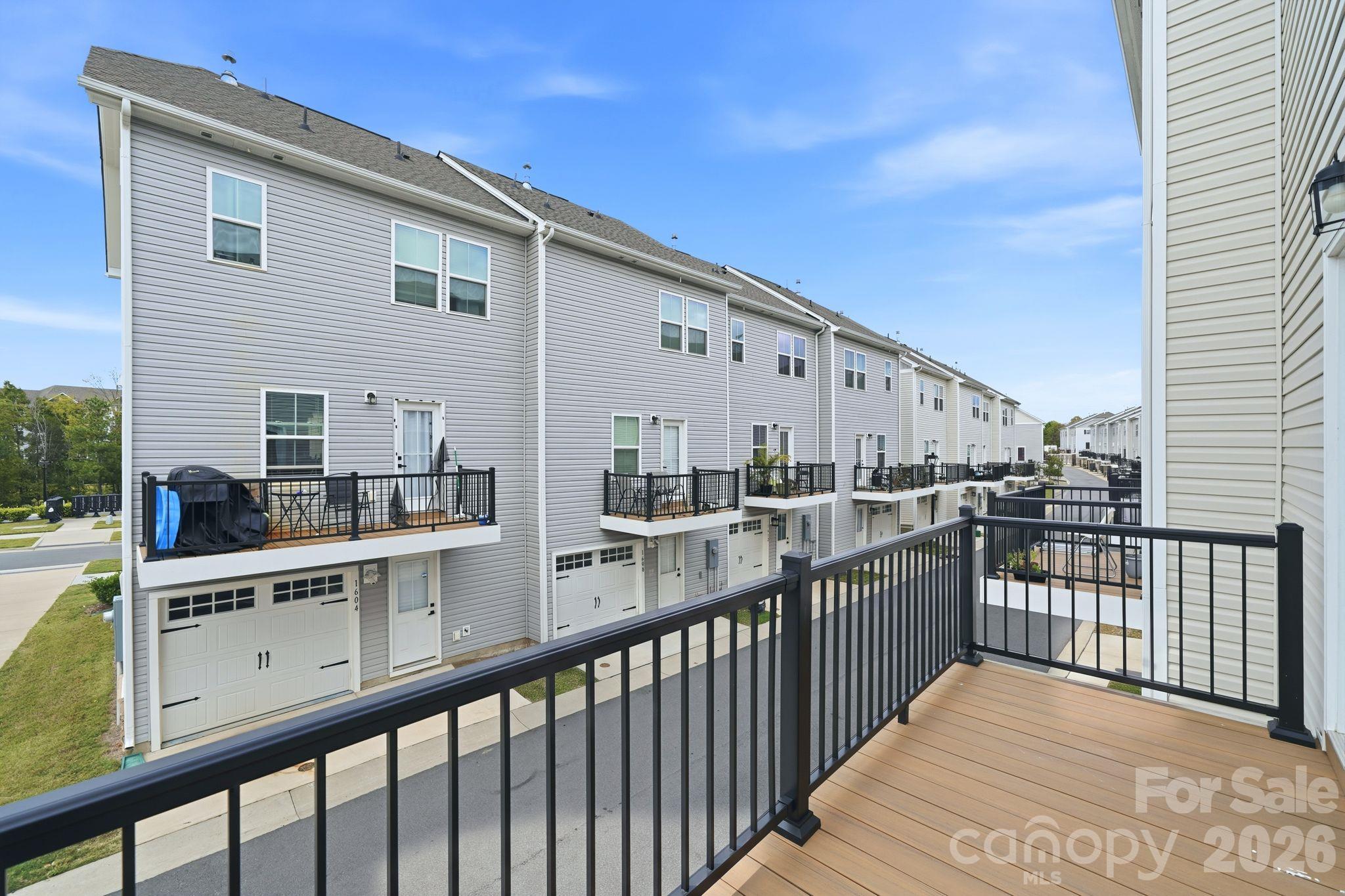 Townhouse at 9302 Mallard Mills Drive, Charlotte, photo 31 of 38