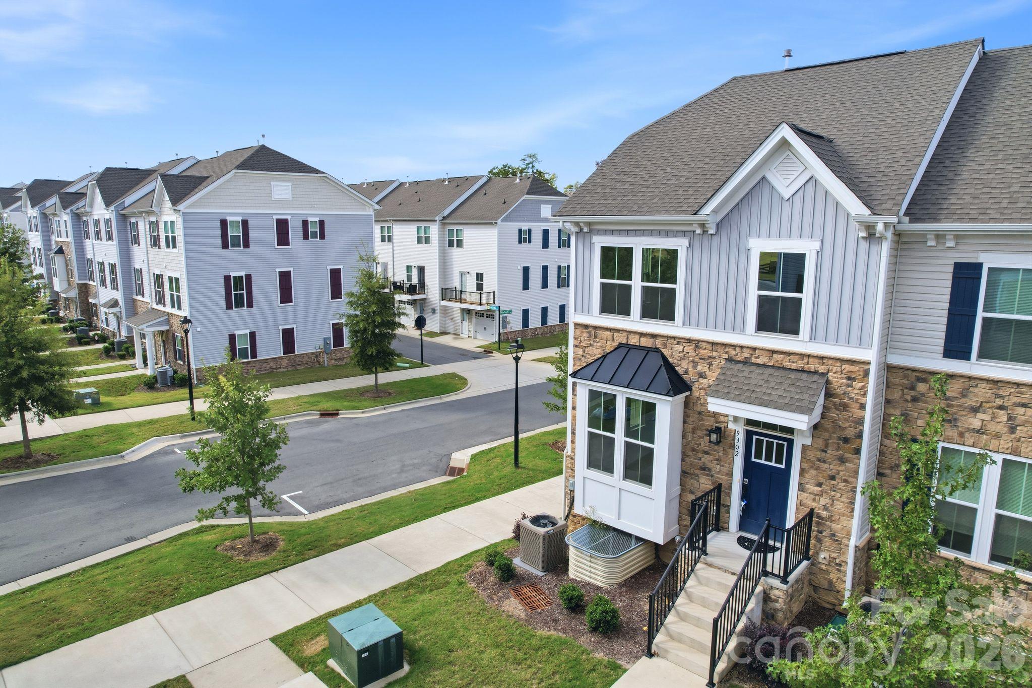 Townhouse at 9302 Mallard Mills Drive, Charlotte, photo 35 of 38